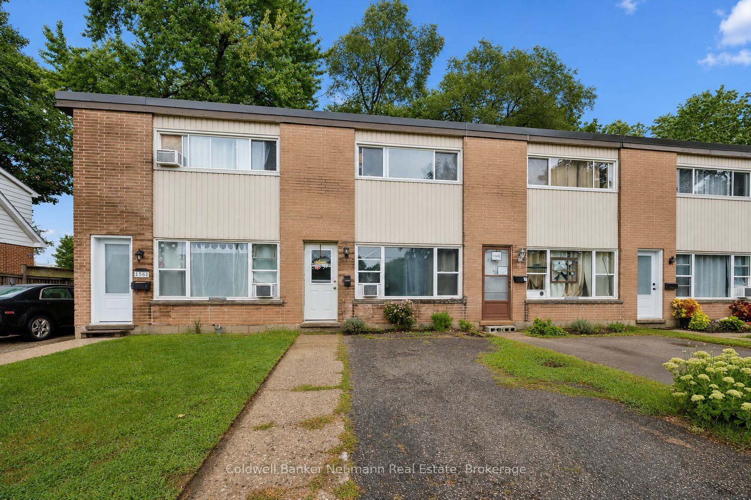 1561-1567 Queenston Road