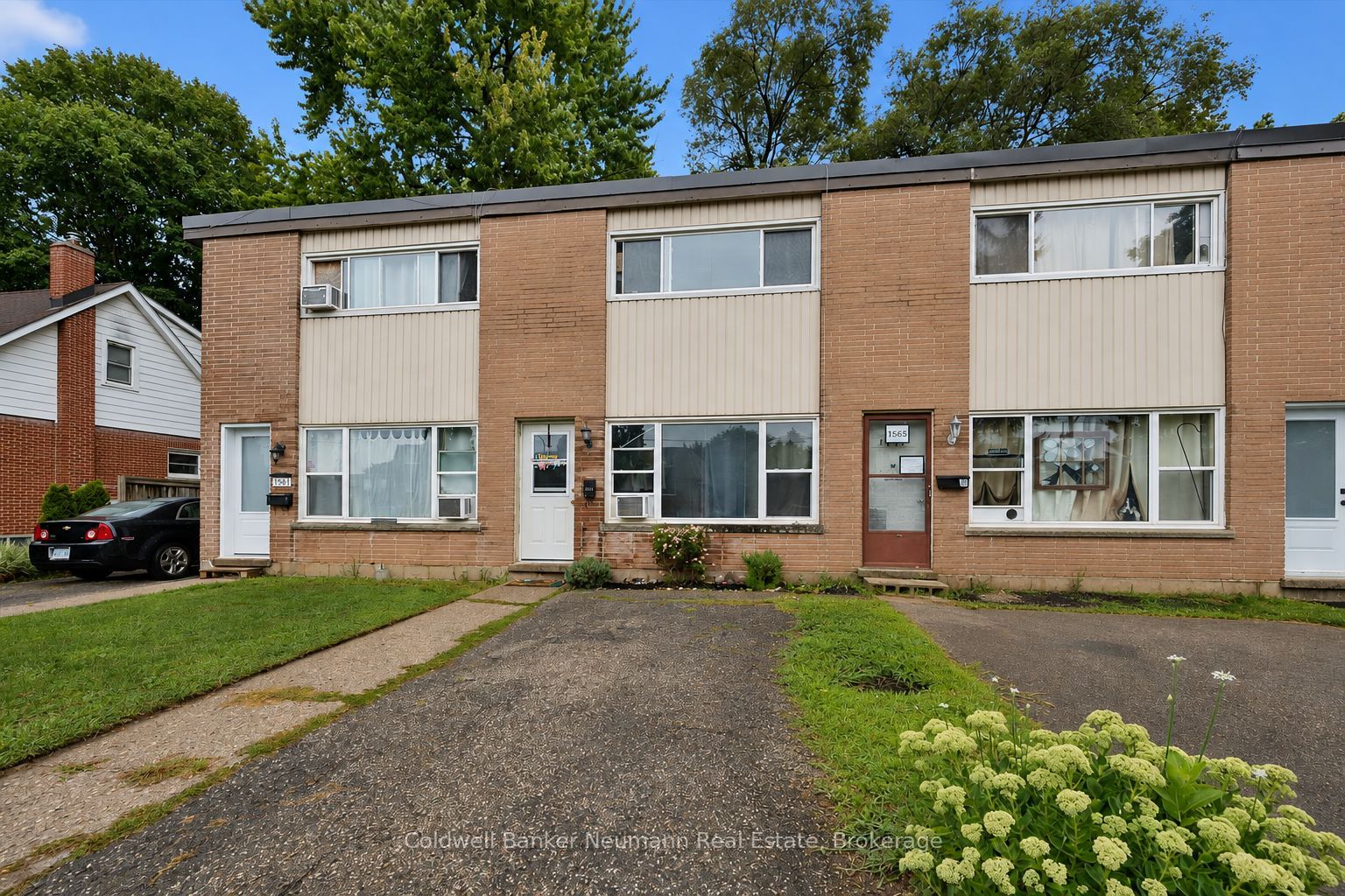 1561-1567 Queenston Road