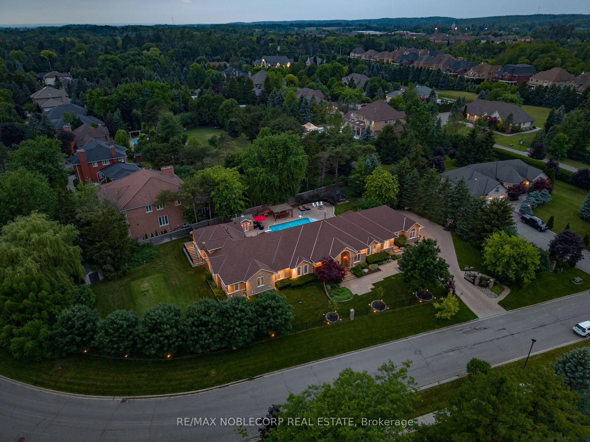 80 Carmichael Crescent