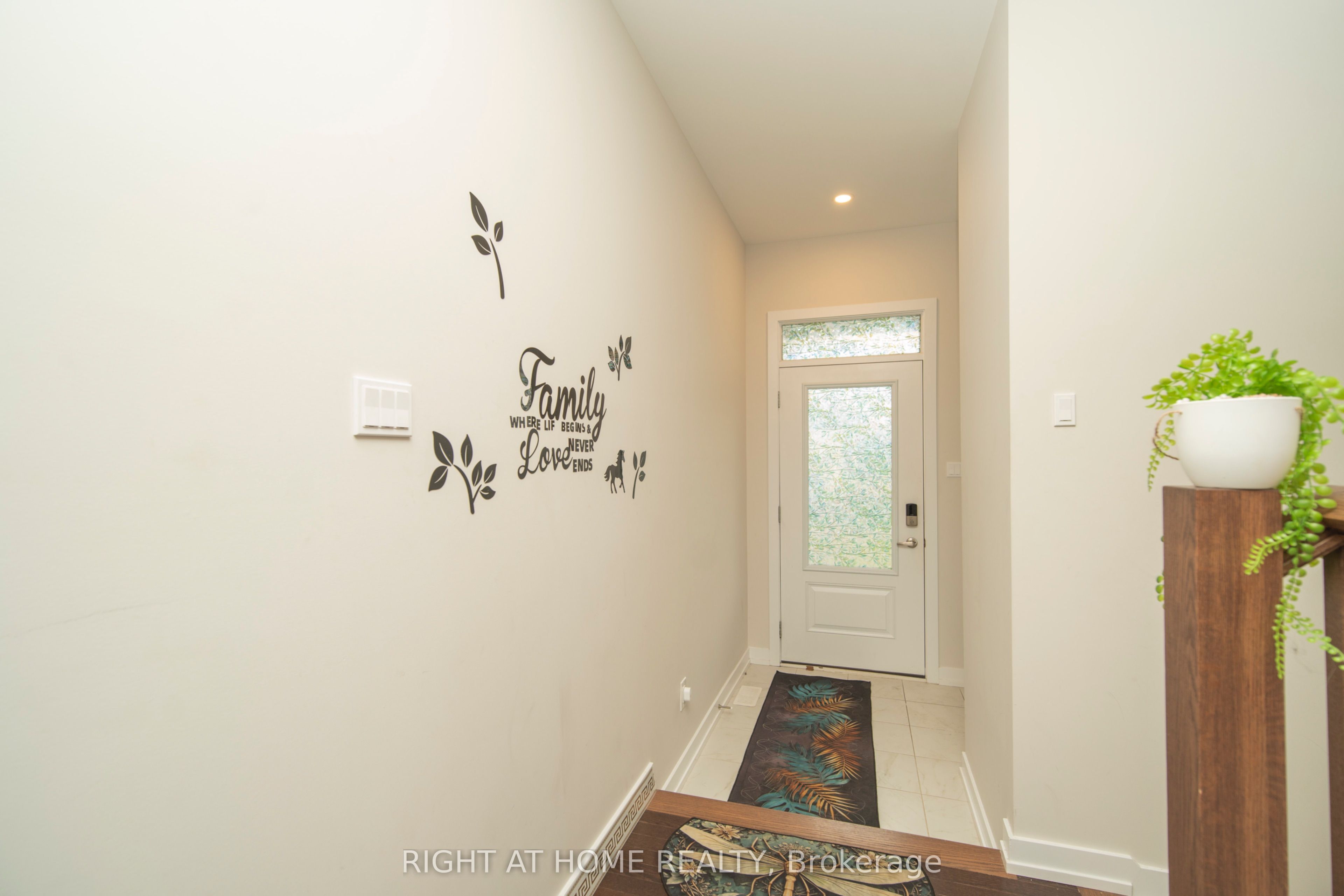 942 Seagrave Lane