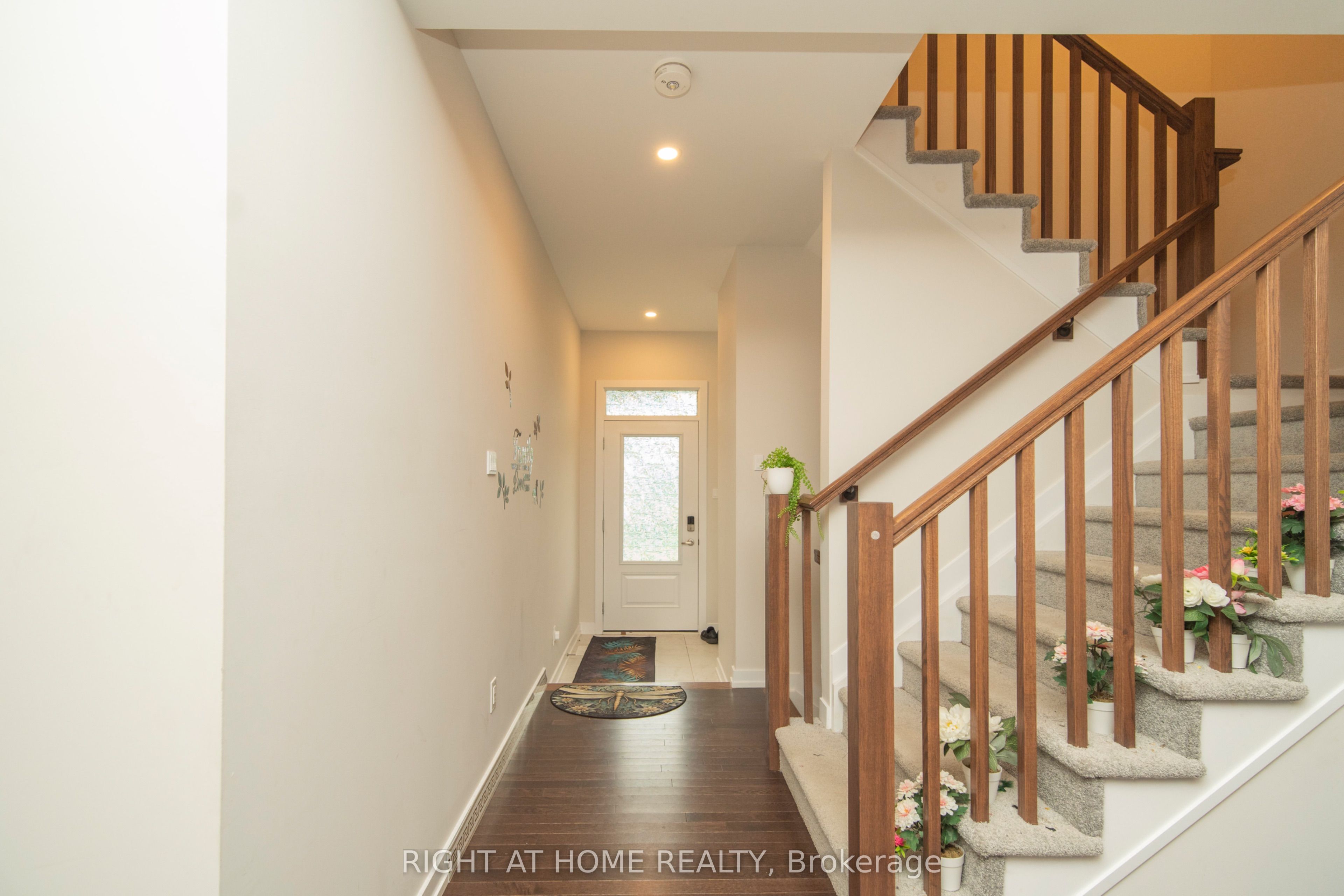 942 Seagrave Lane