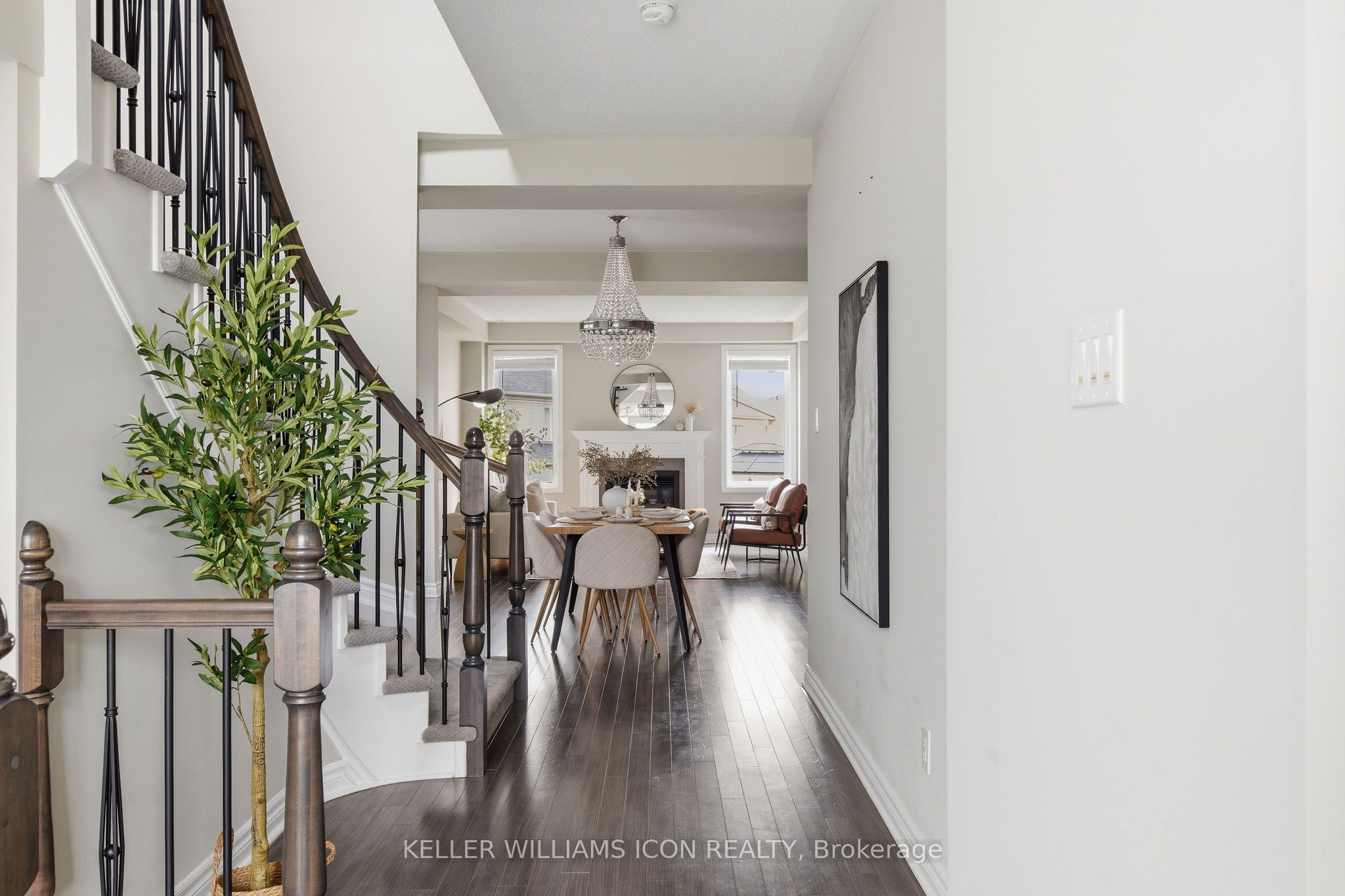 3379 Woodroffe Avenue