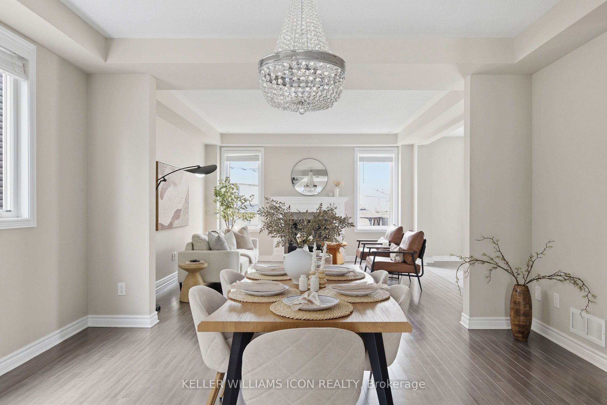 3379 Woodroffe Avenue
