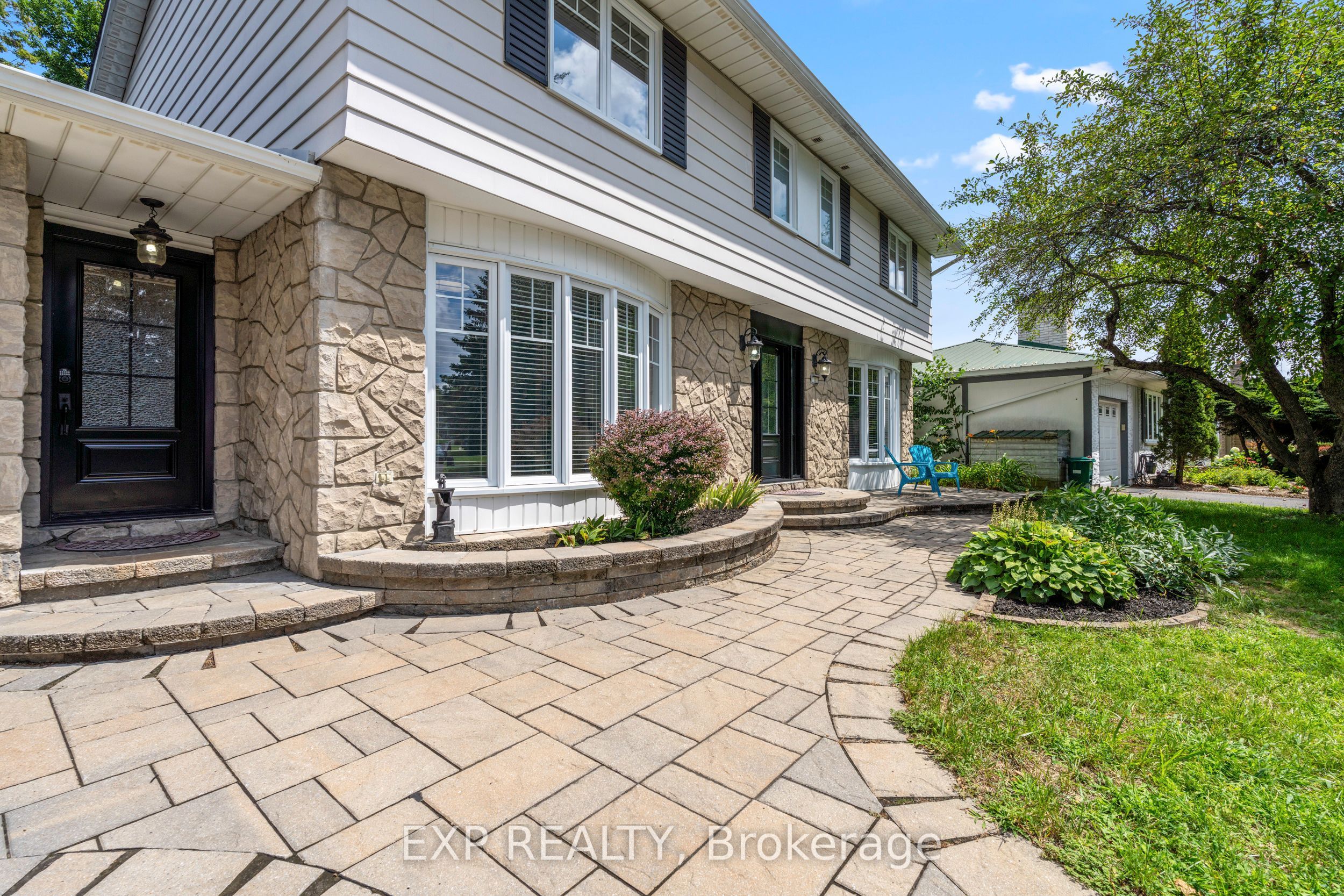 11 Roberta Crescent