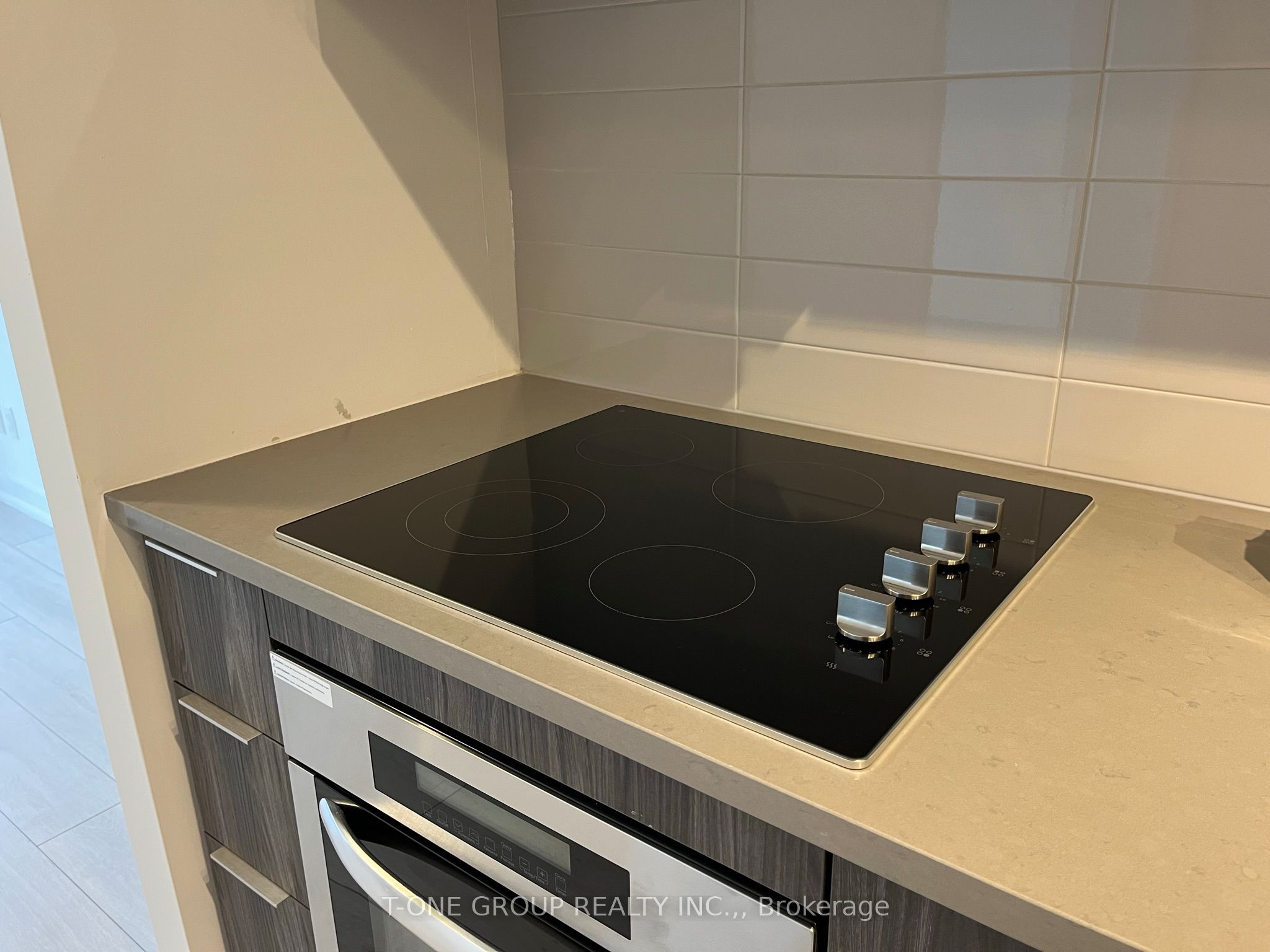 2031 Kennedy Road 2818