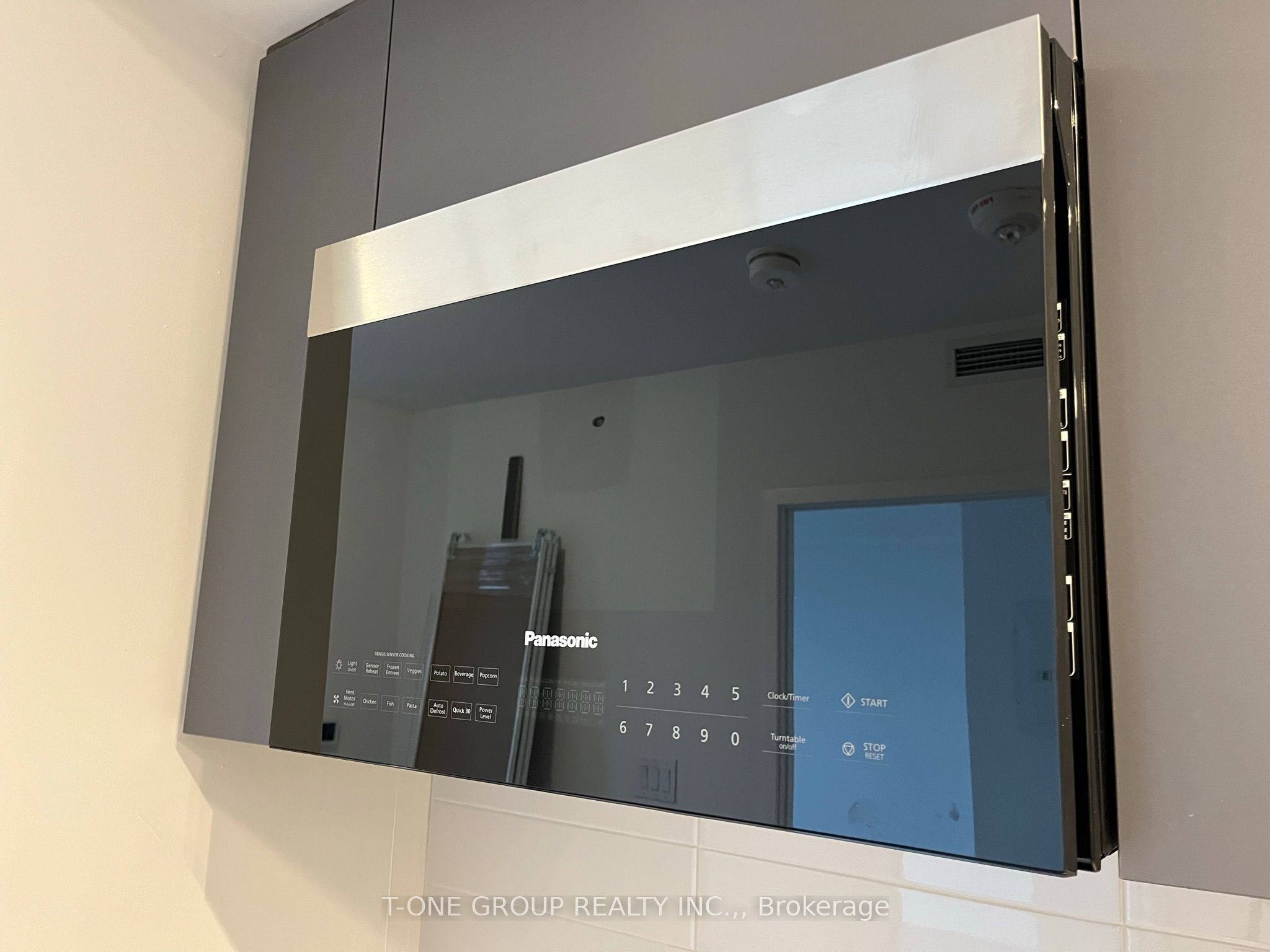 2031 Kennedy Road 2818