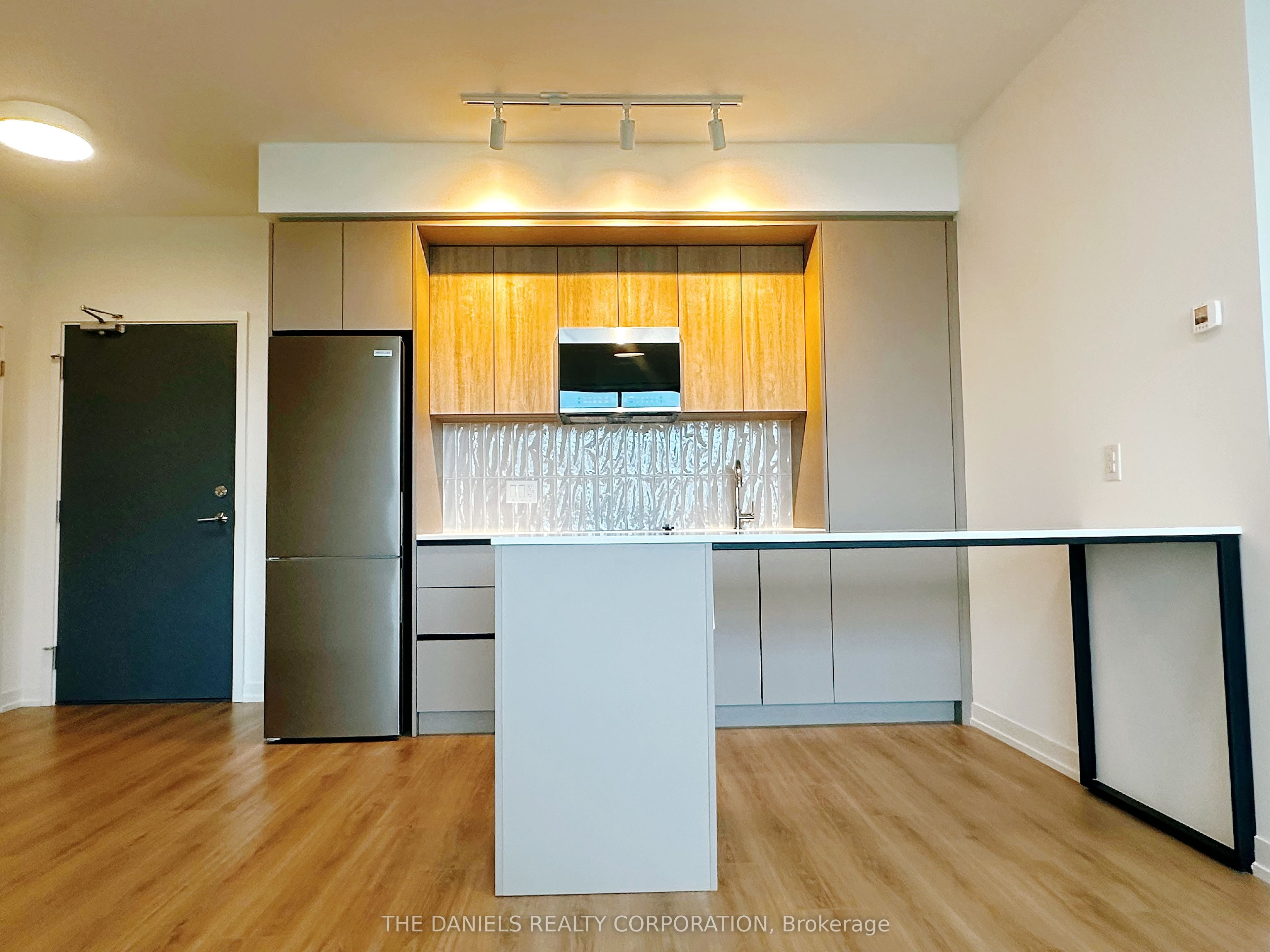 2485 Eglinton Avenue W 702