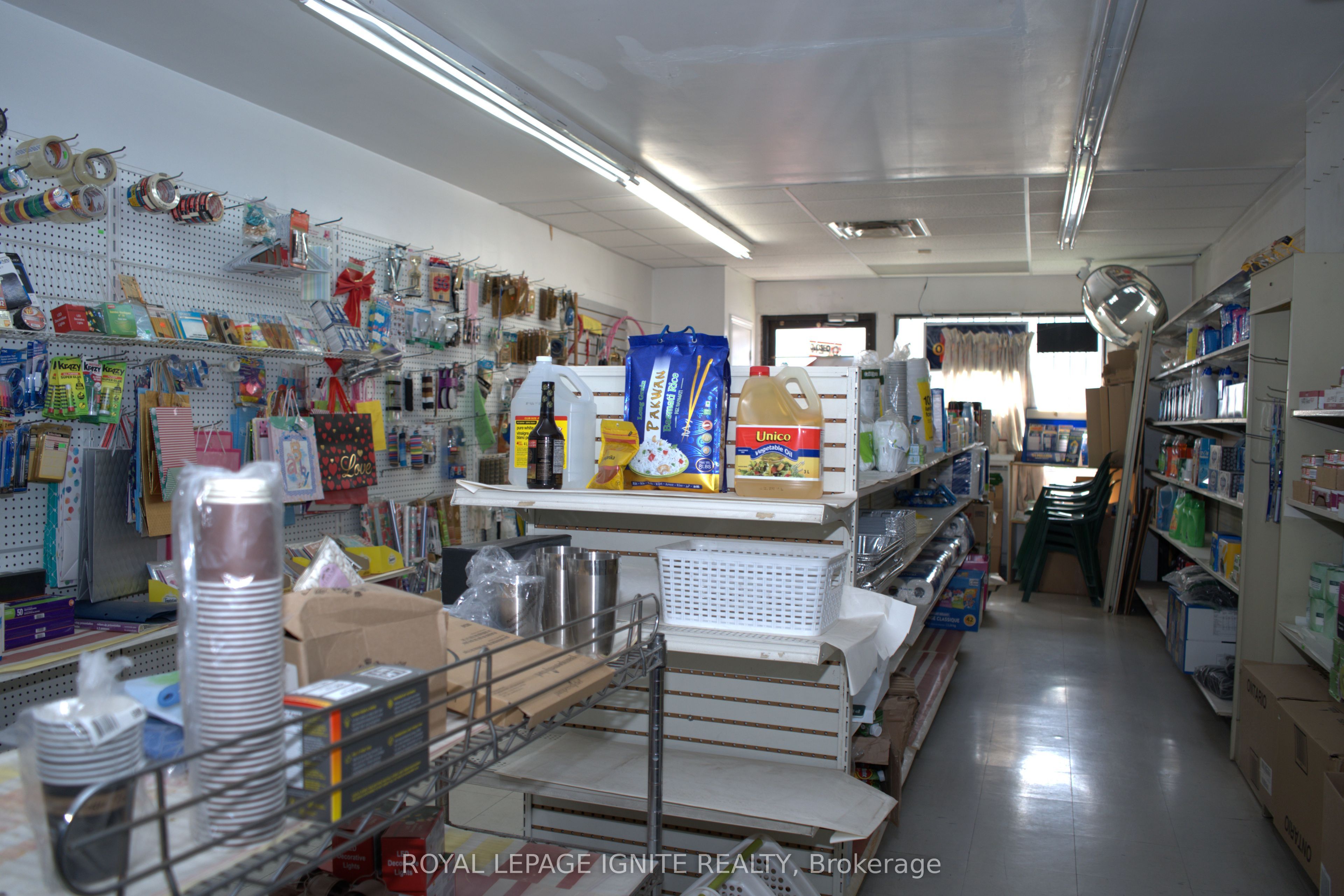 300 Dundas Street E