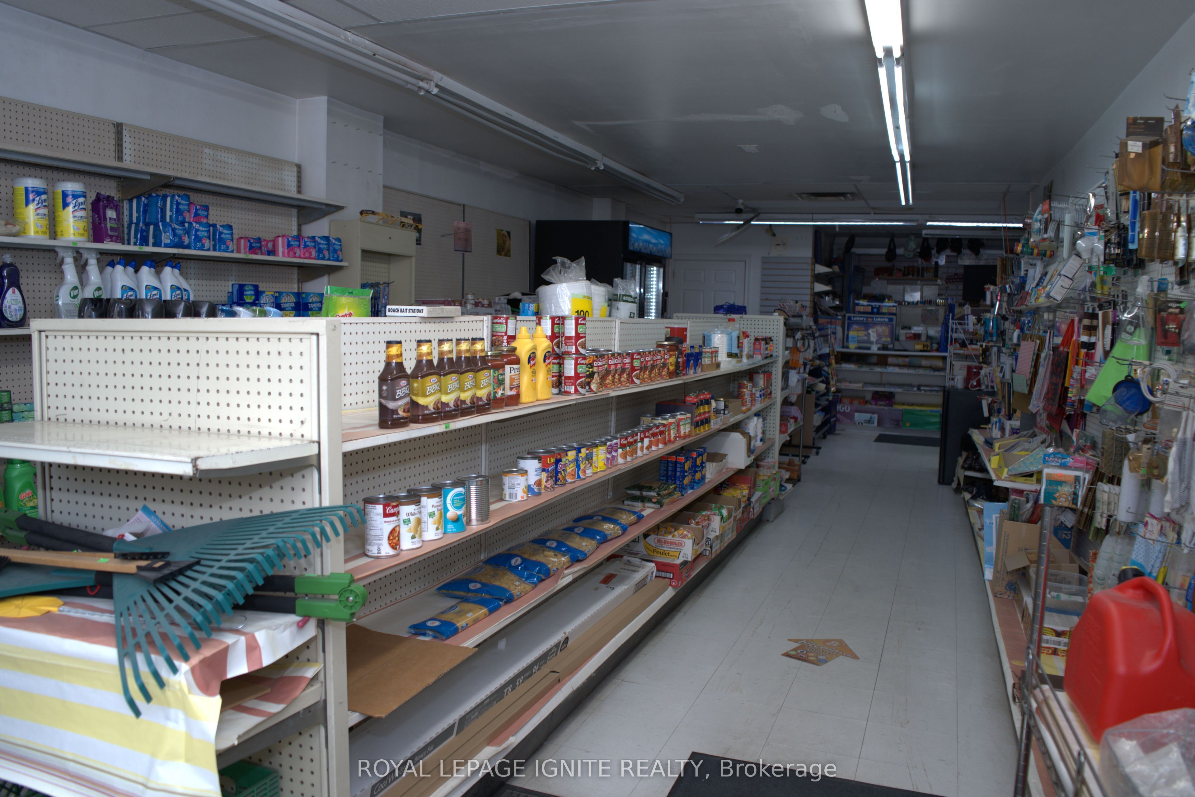300 Dundas Street E