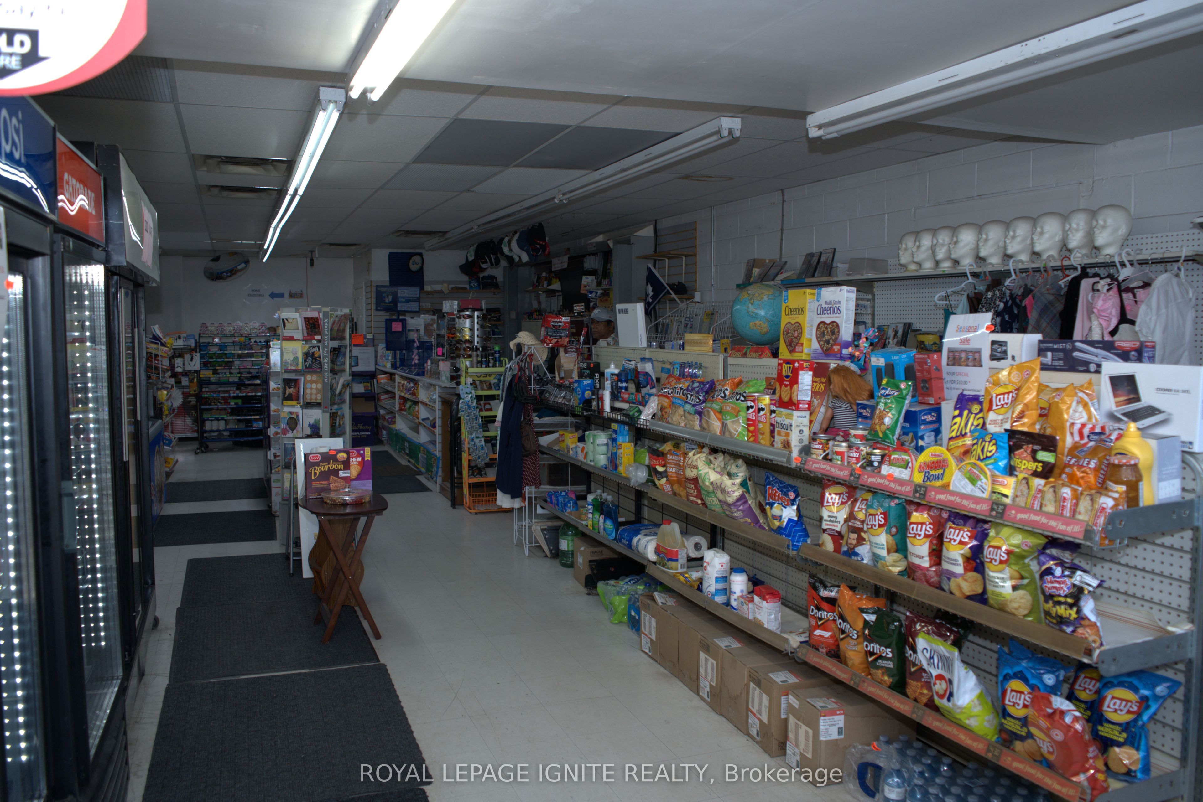 300 Dundas Street E