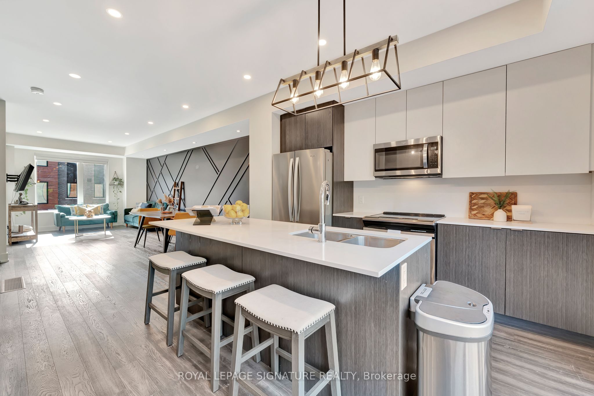 107 Concession Street 4