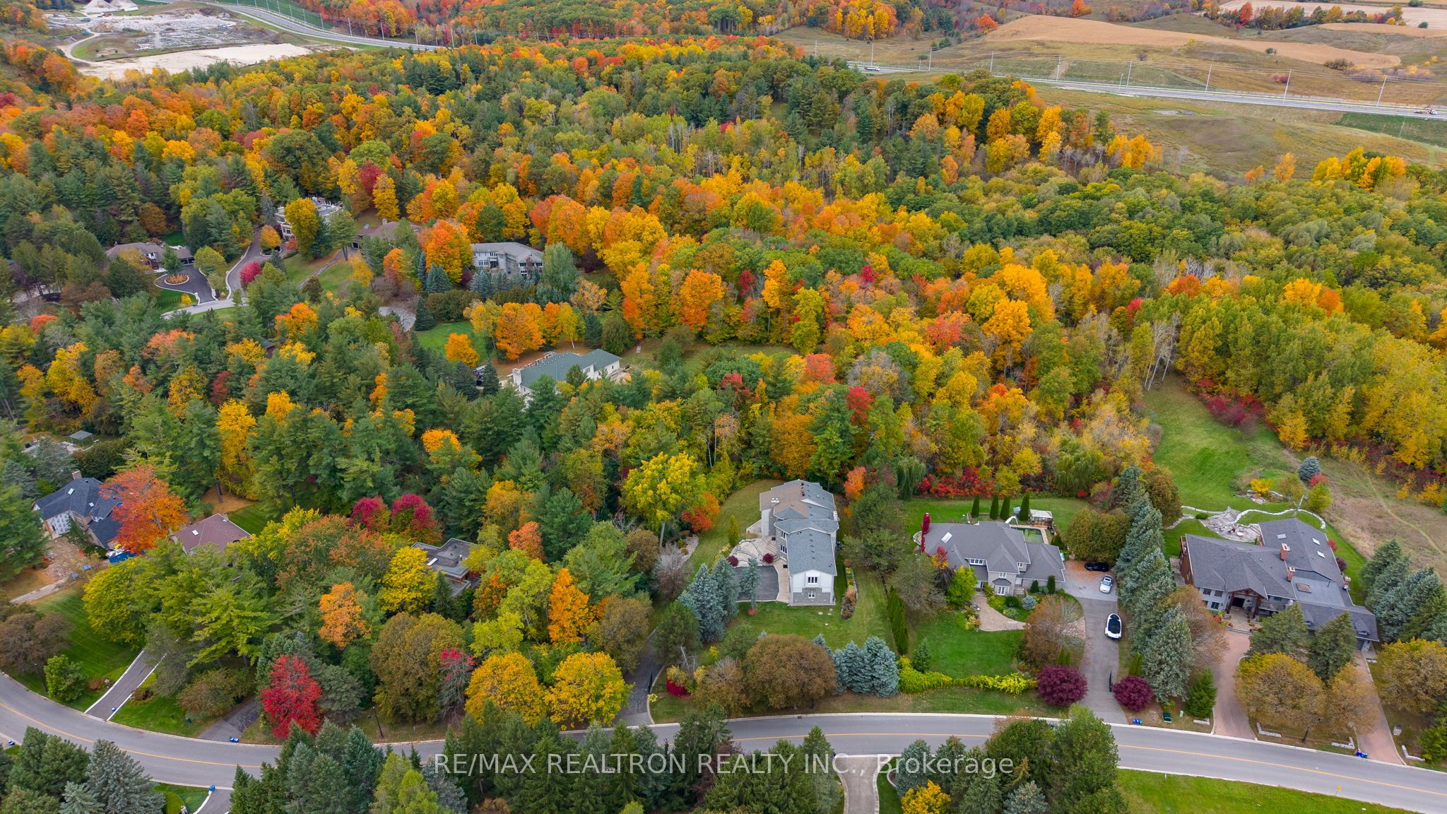630 Woodland Acres Crescent