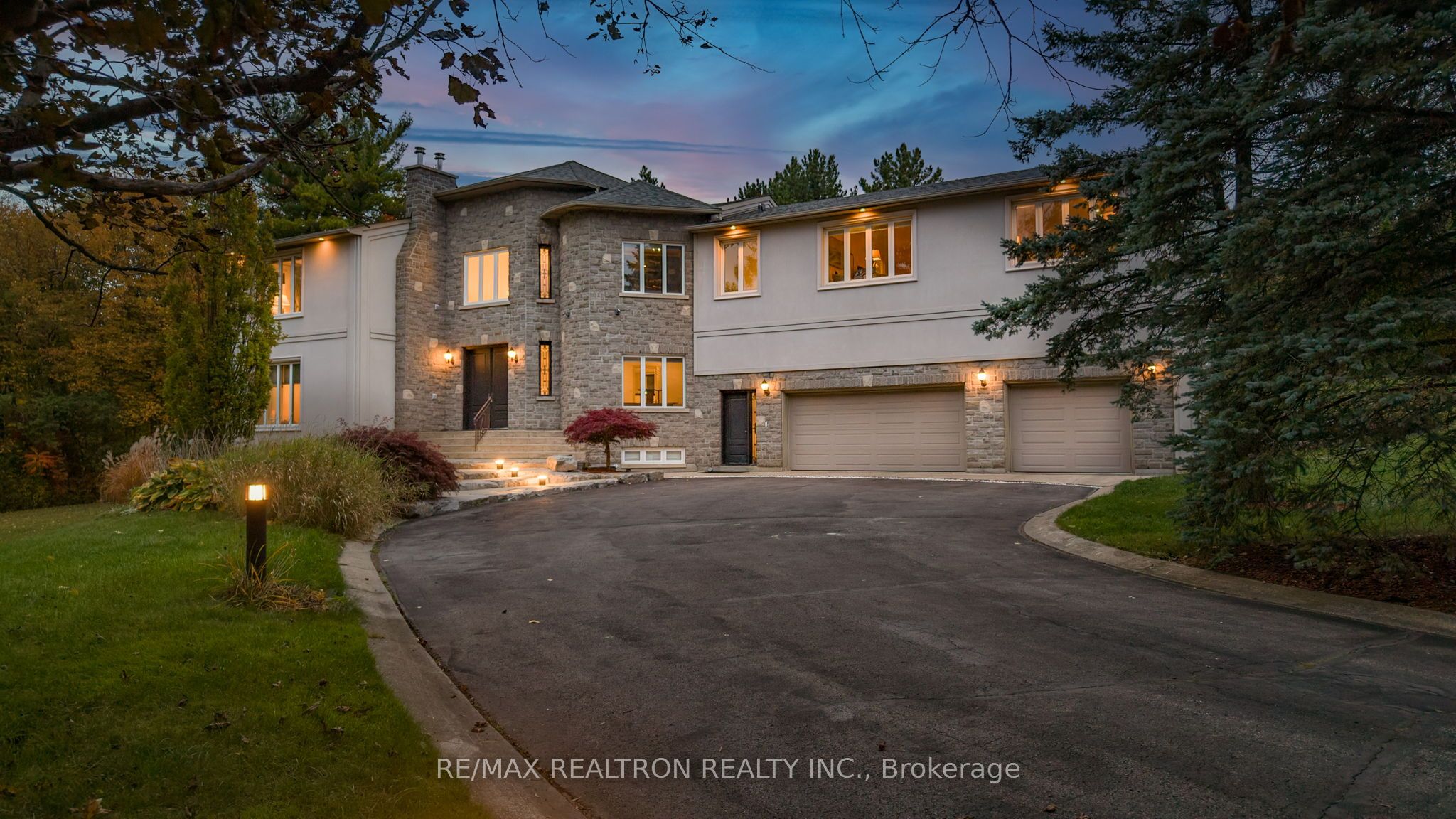 630 Woodland Acres Crescent