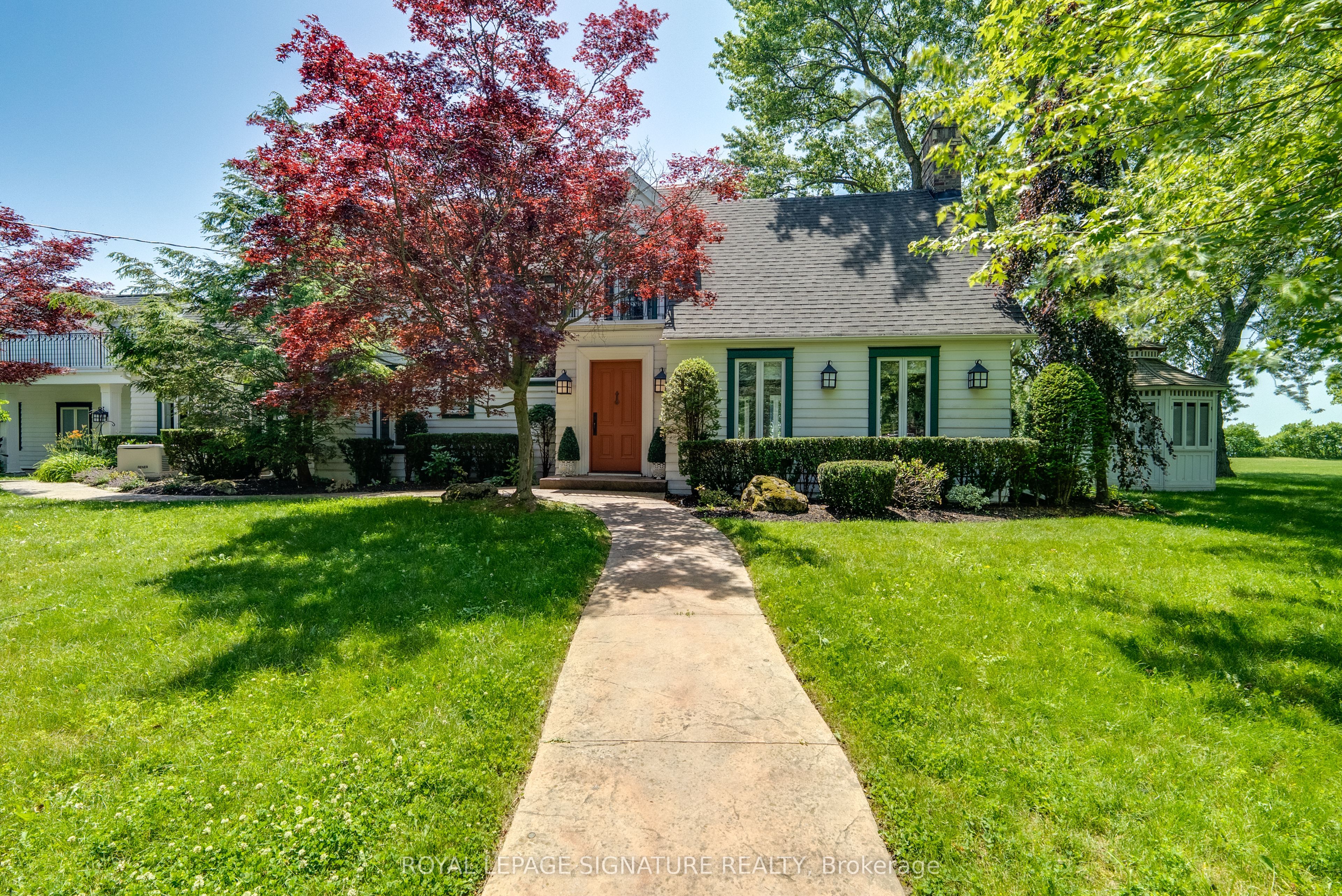220 Greyabbey Trail