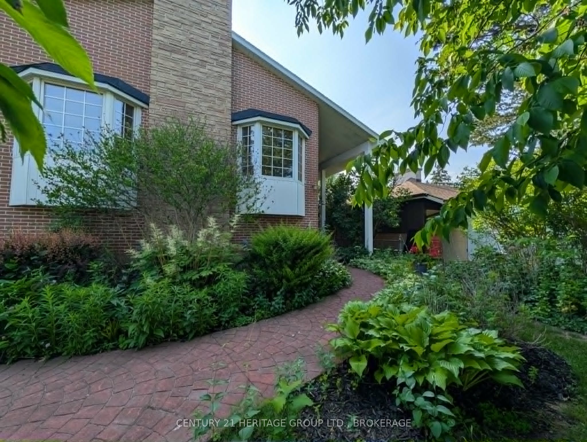 20 Oakridge Avenue