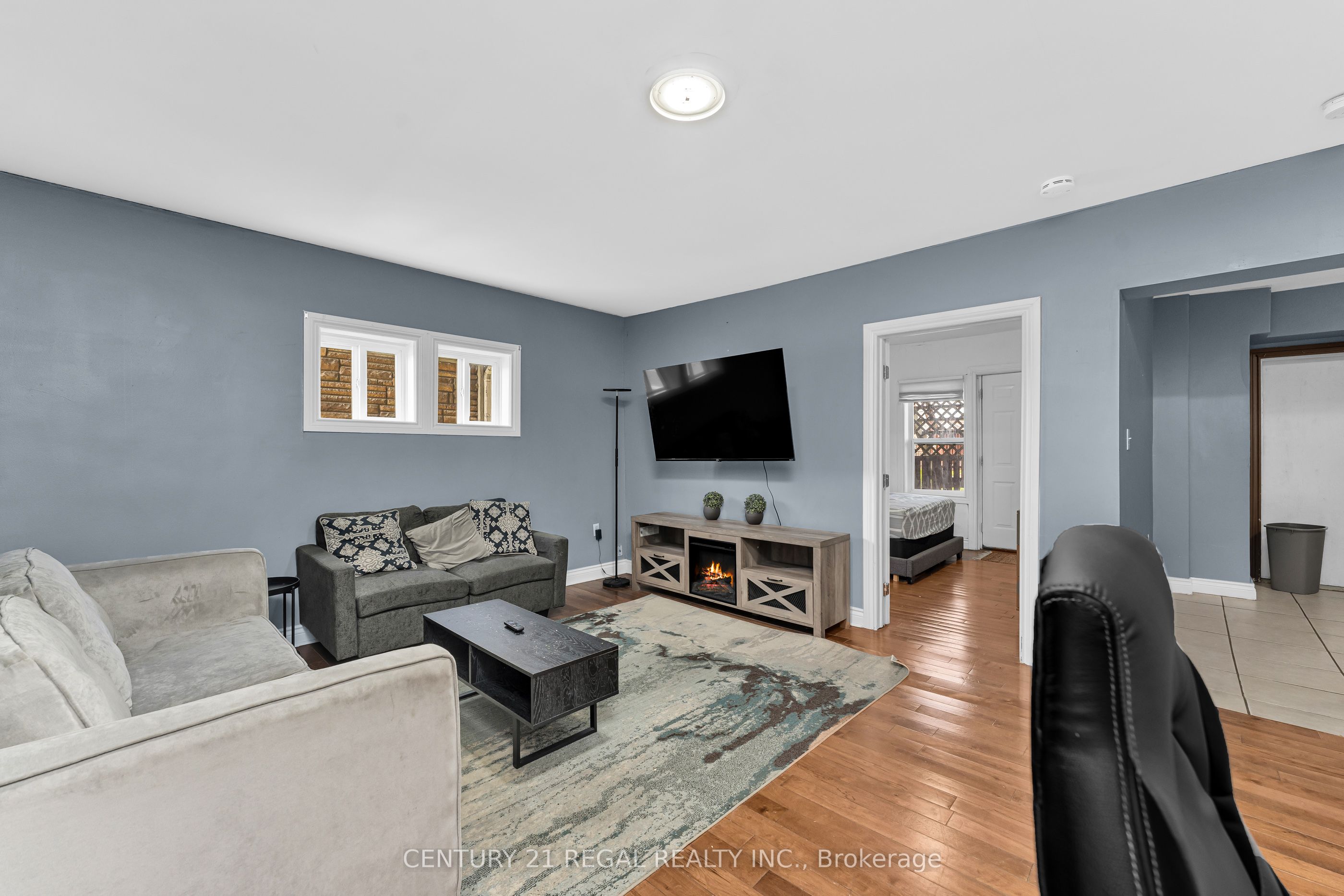 942 Tecumseh Road E