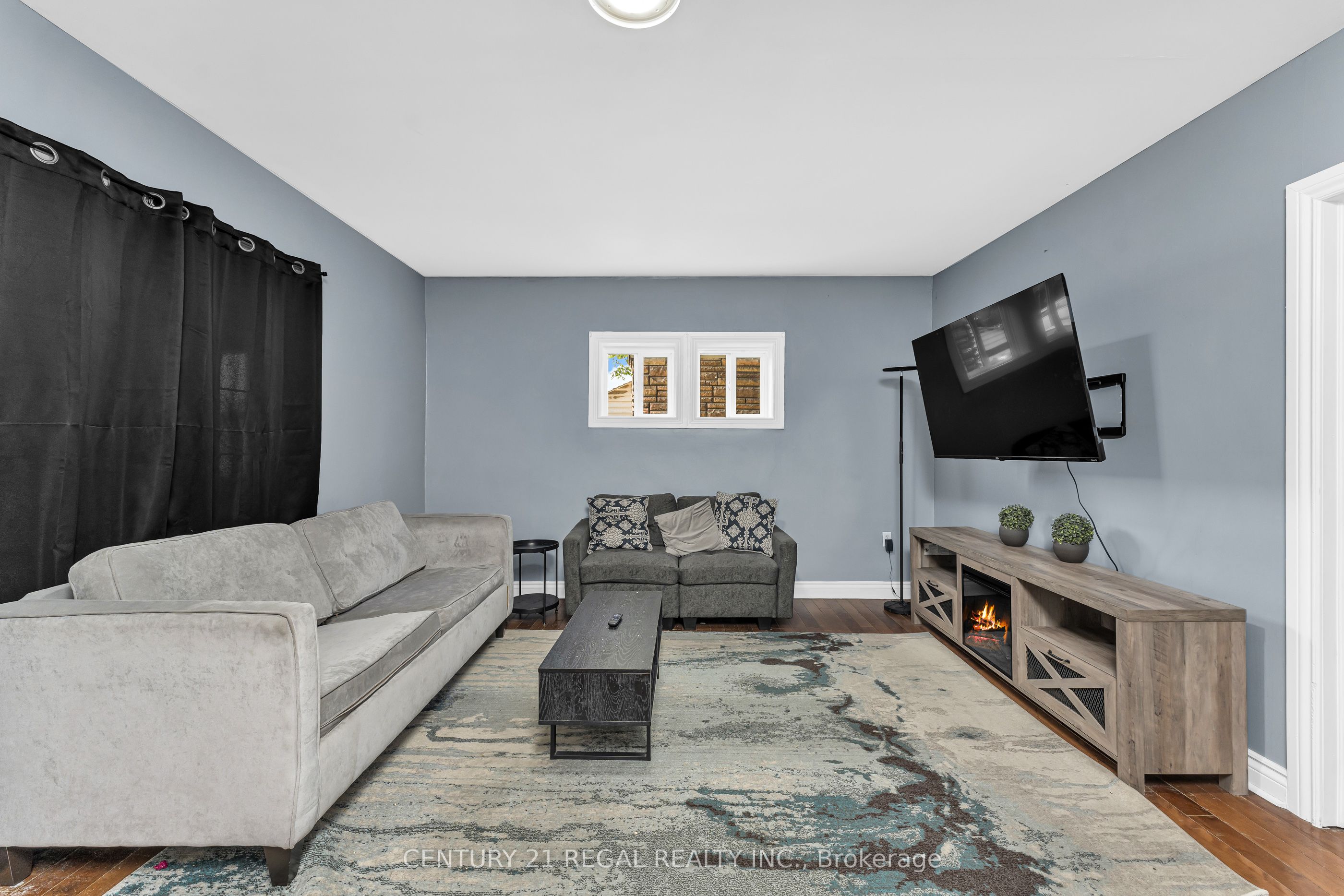 942 Tecumseh Road E