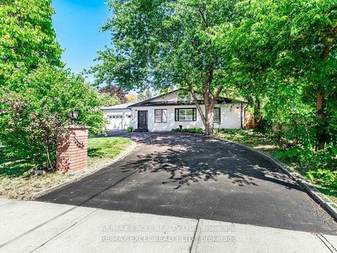 657 Old Harwood Avenue Ajax ON L1Z 1E4