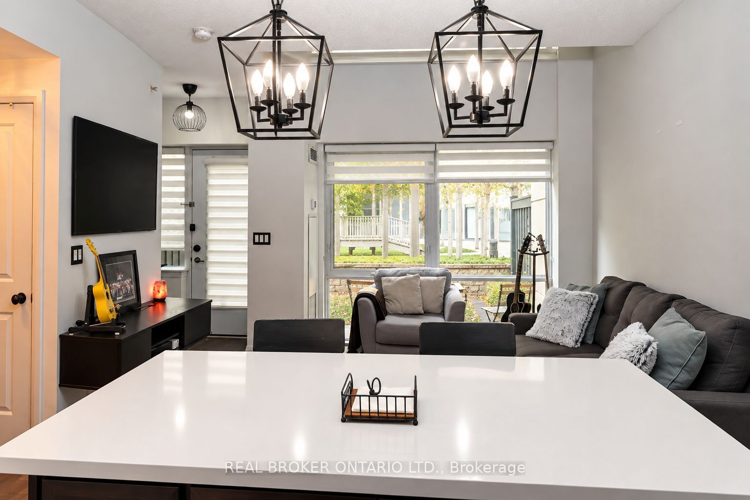 12 Woodstream Boulevard 111