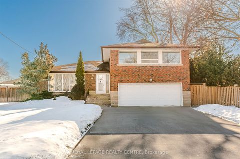 27 Hernshaw Crescent Toronto W08 ON M9C 3M3