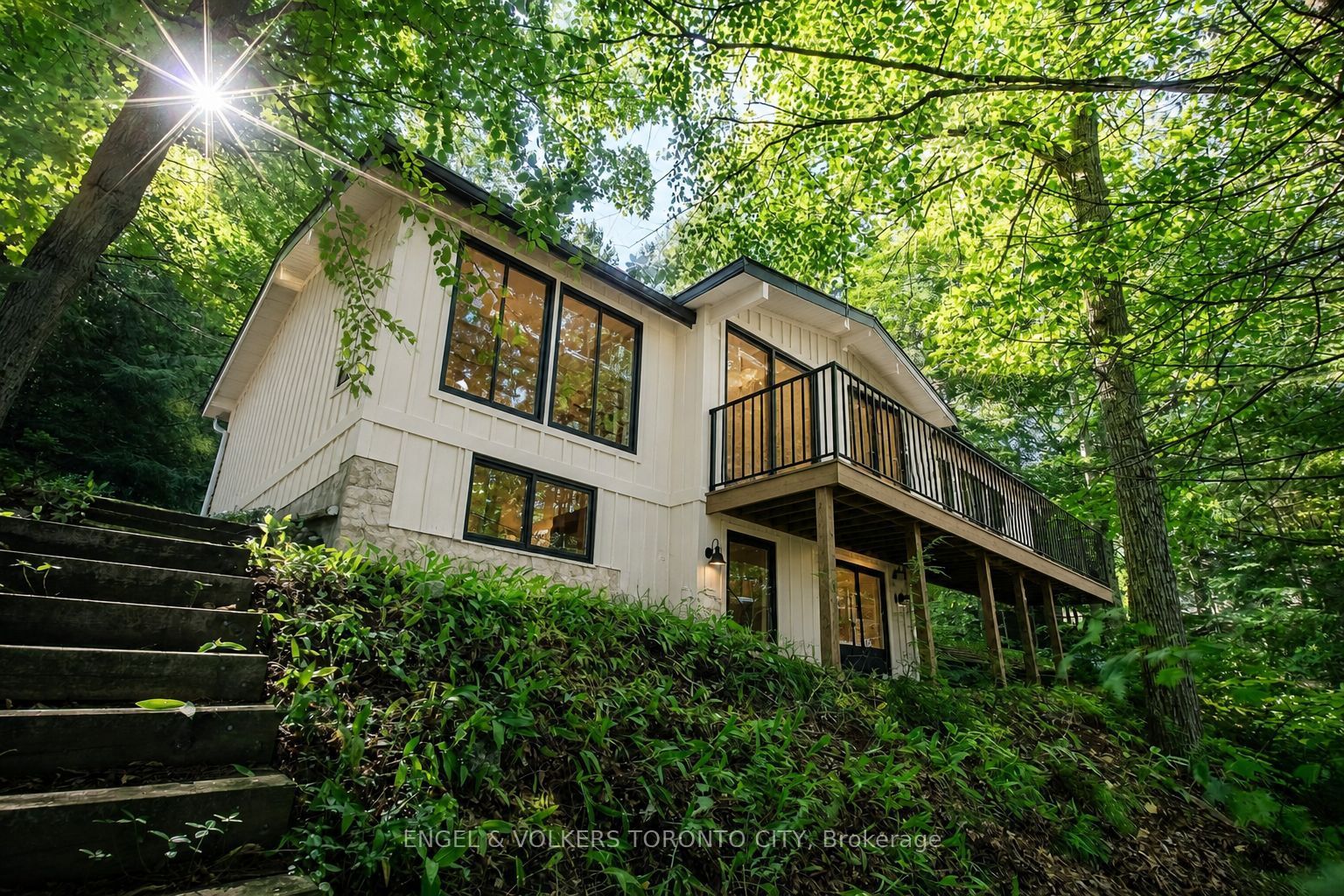 1032 Cliffdene Drive