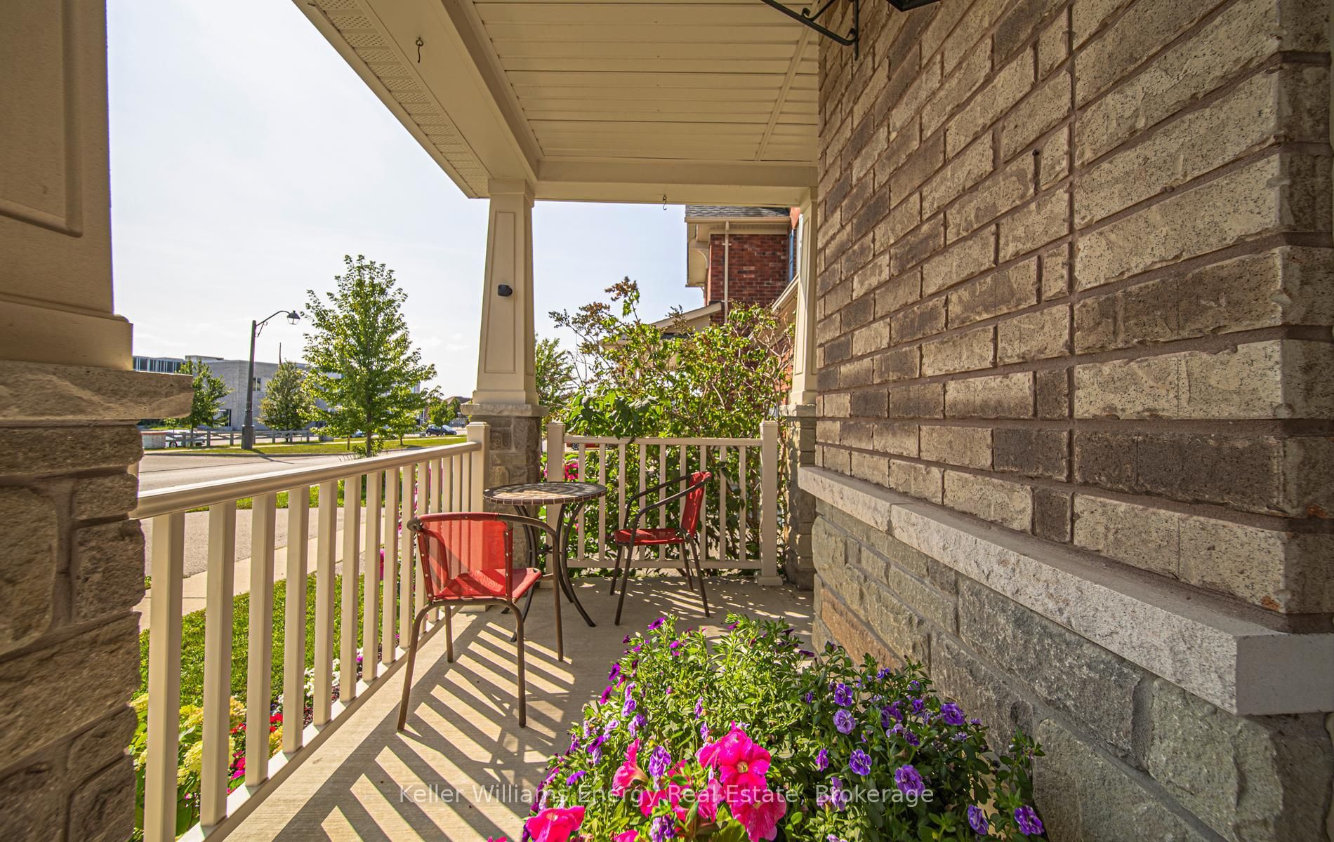 2484 Bridle Road
