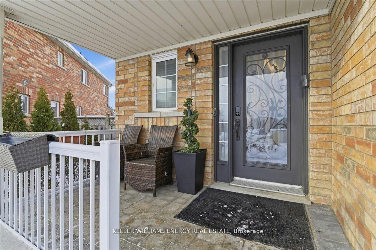 66 Oceanpearl Crescent