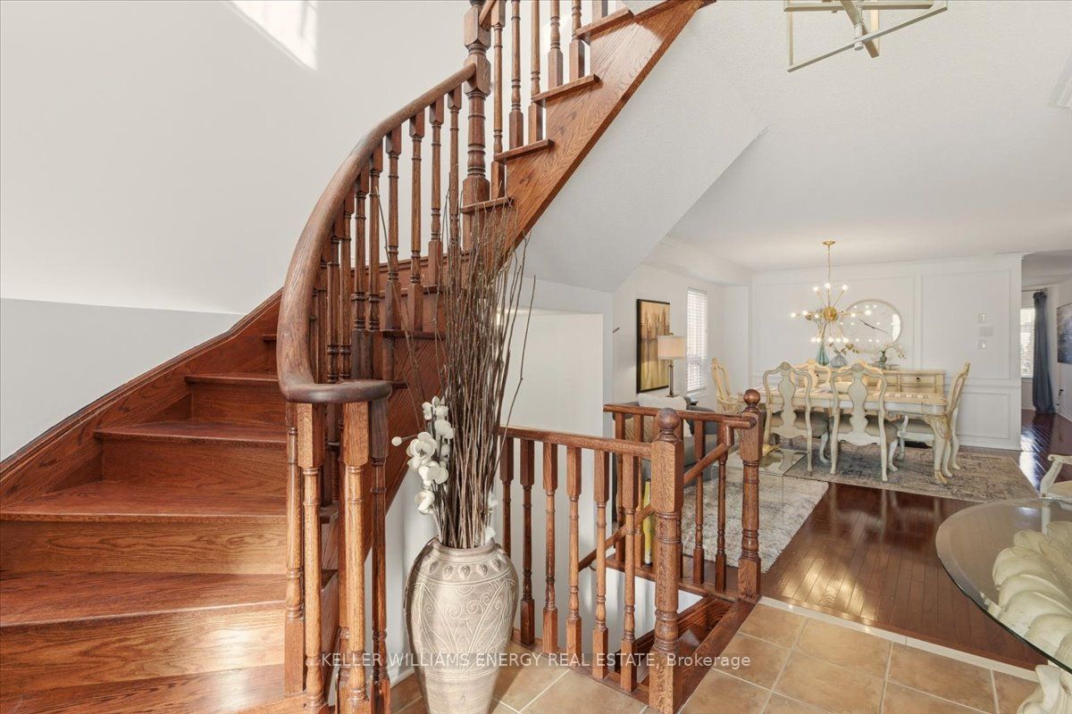 66 Oceanpearl Crescent