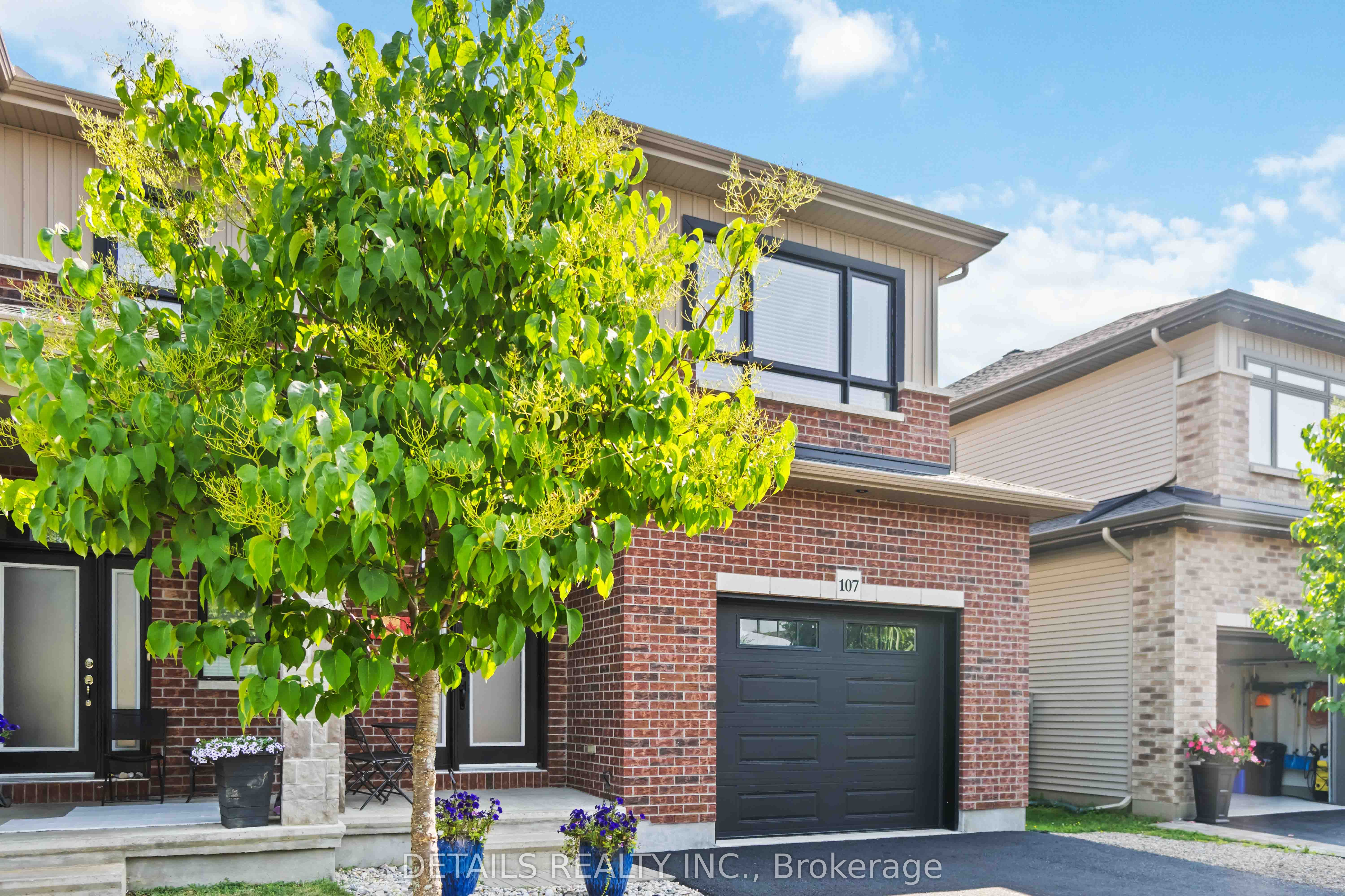 107 Dulmage Crescent
