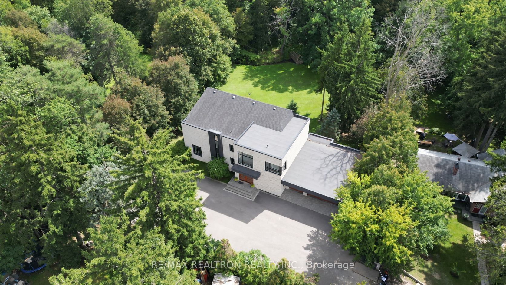 7 Albion Close