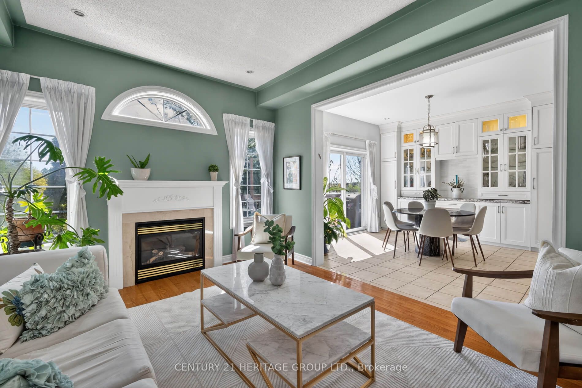 335 Bathurst Glen Drive