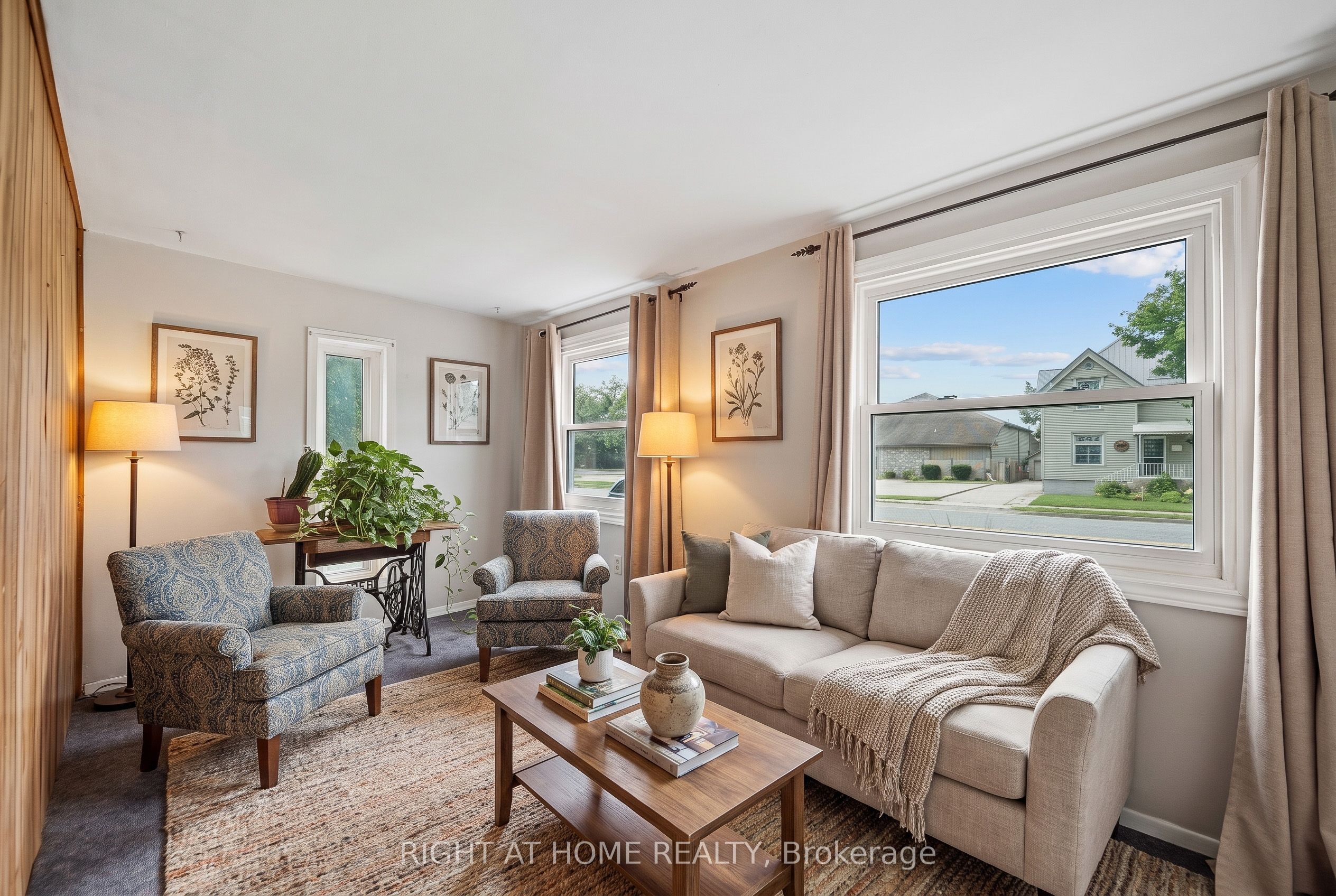 335 Talbot Street E