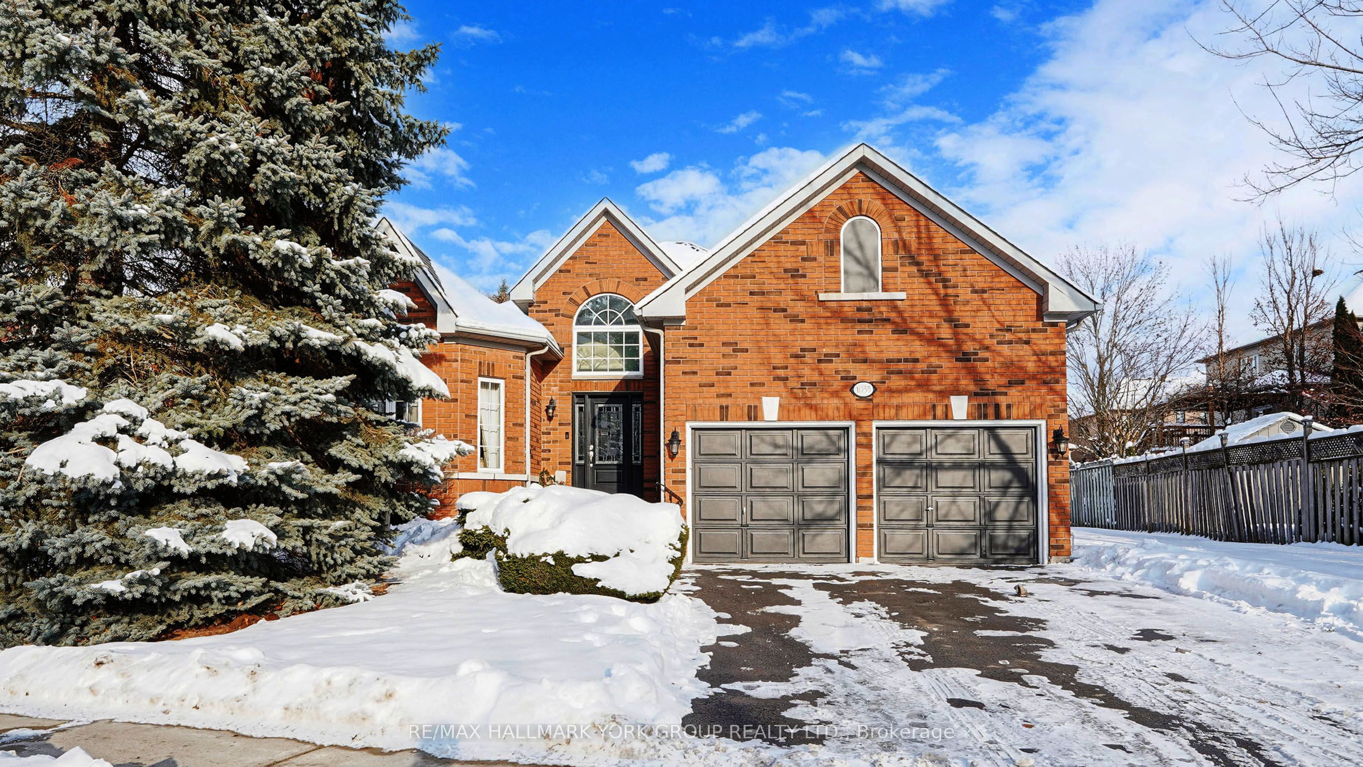 1035 Northern Prospect Crescent