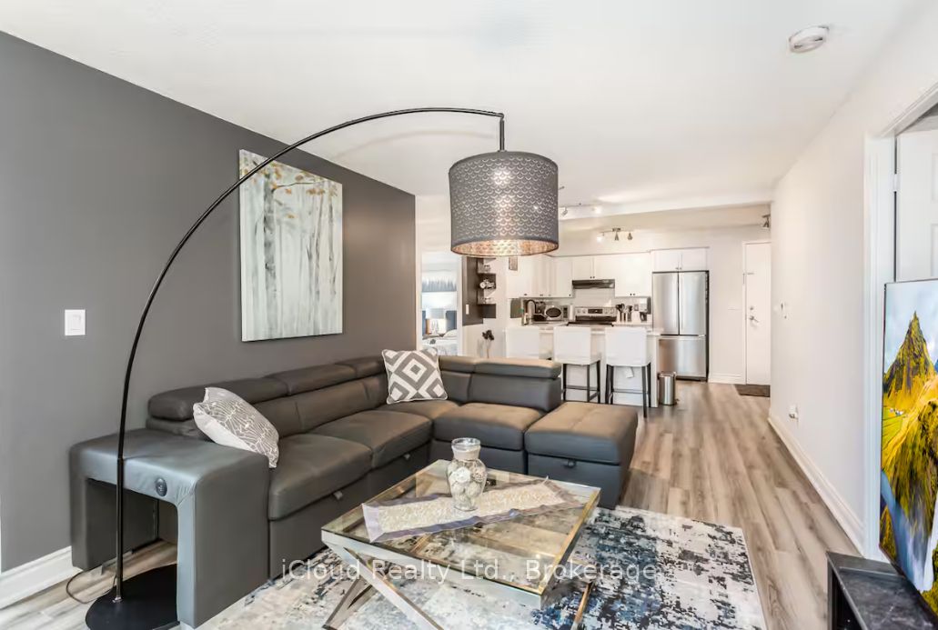 3888 Duke Of York Boulevard 933