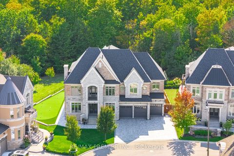 18 Erintown Crescent Brampton ON L6P 4H2