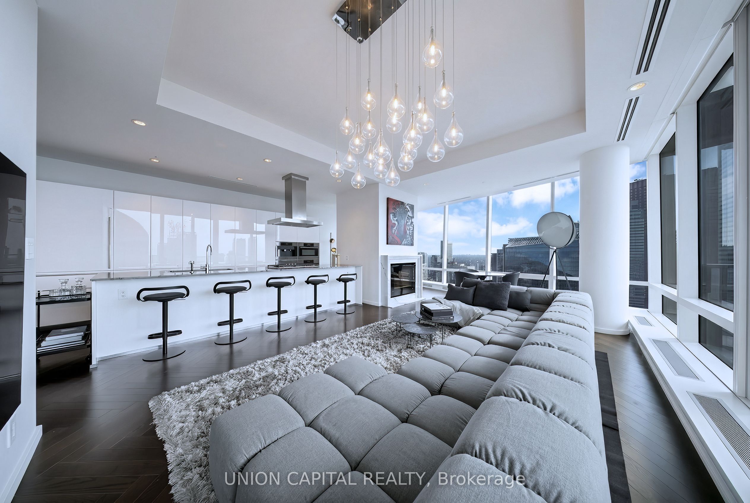180 University Avenue 5508