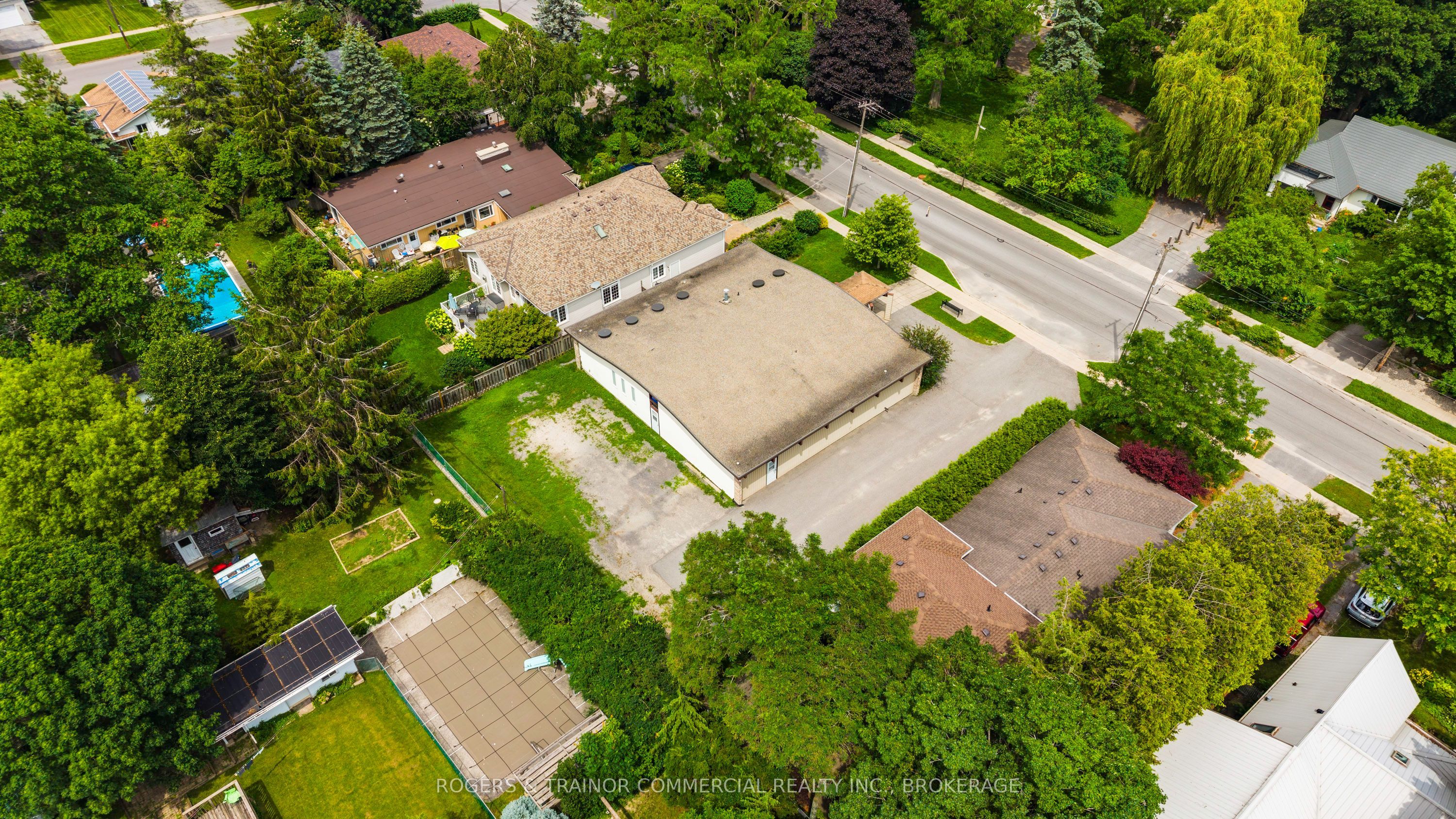 216 Mowat Avenue