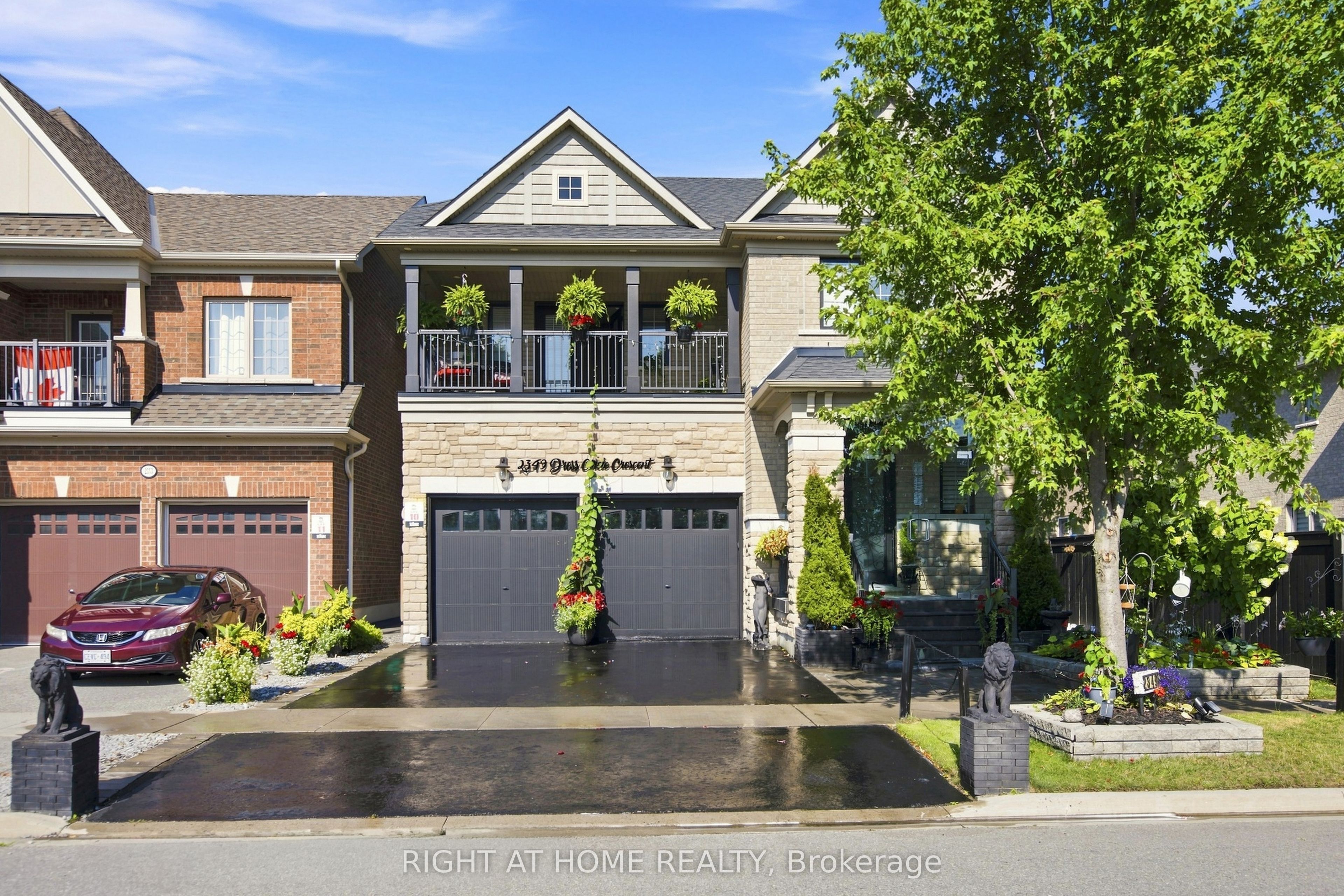 2349 Dress Circle Crescent