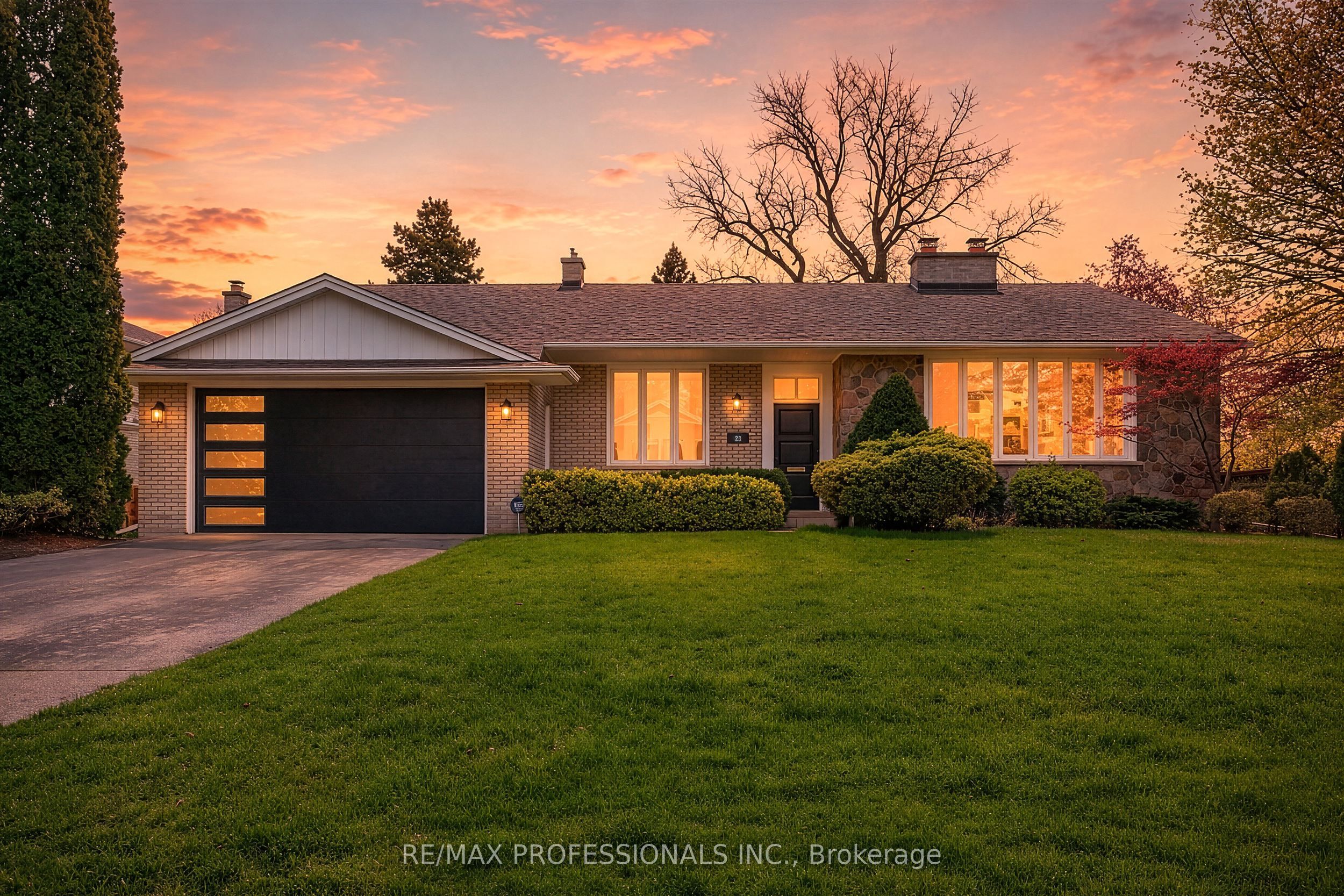 23 Ravensbourne Crescent
