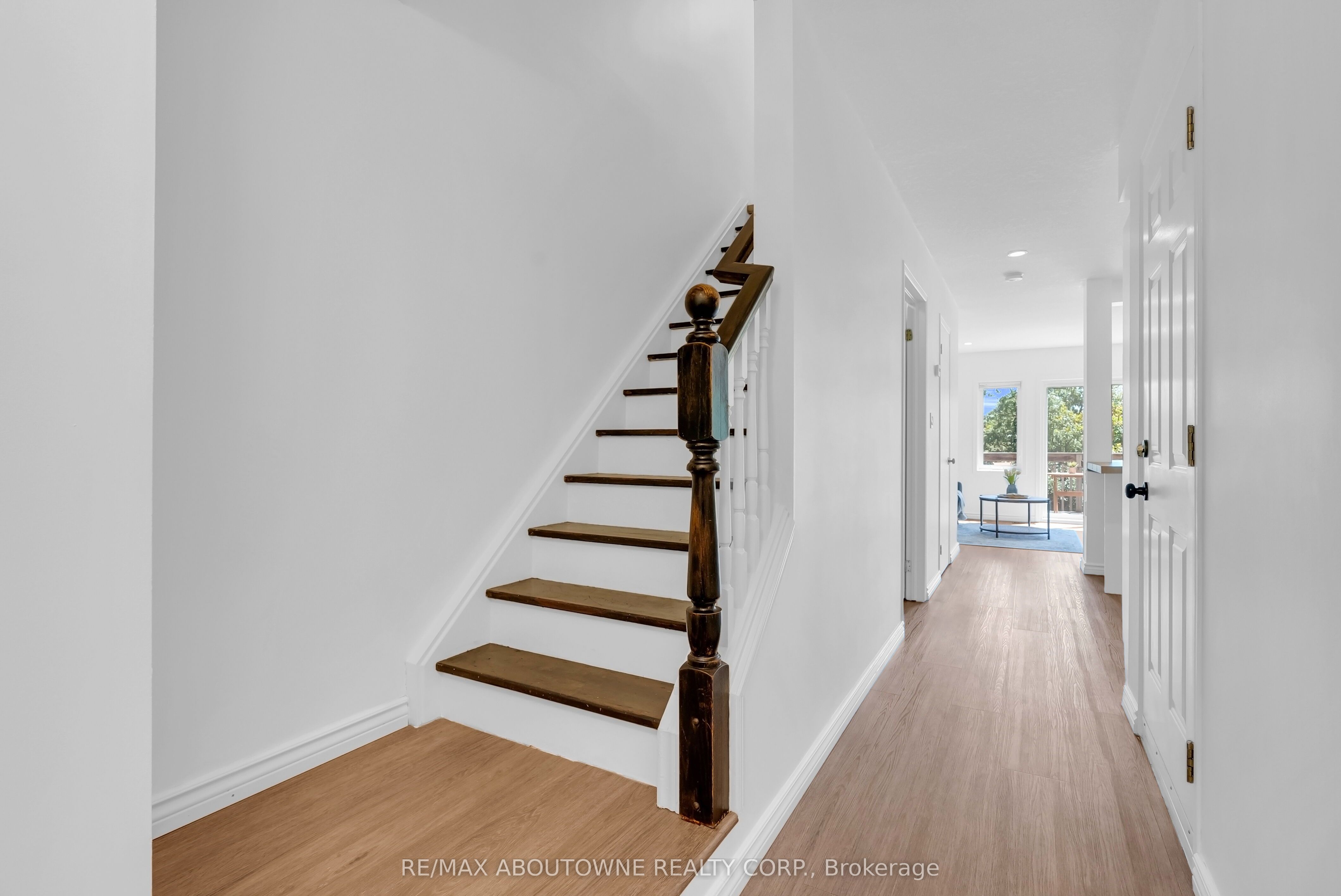 151 Clairfields Drive E 15