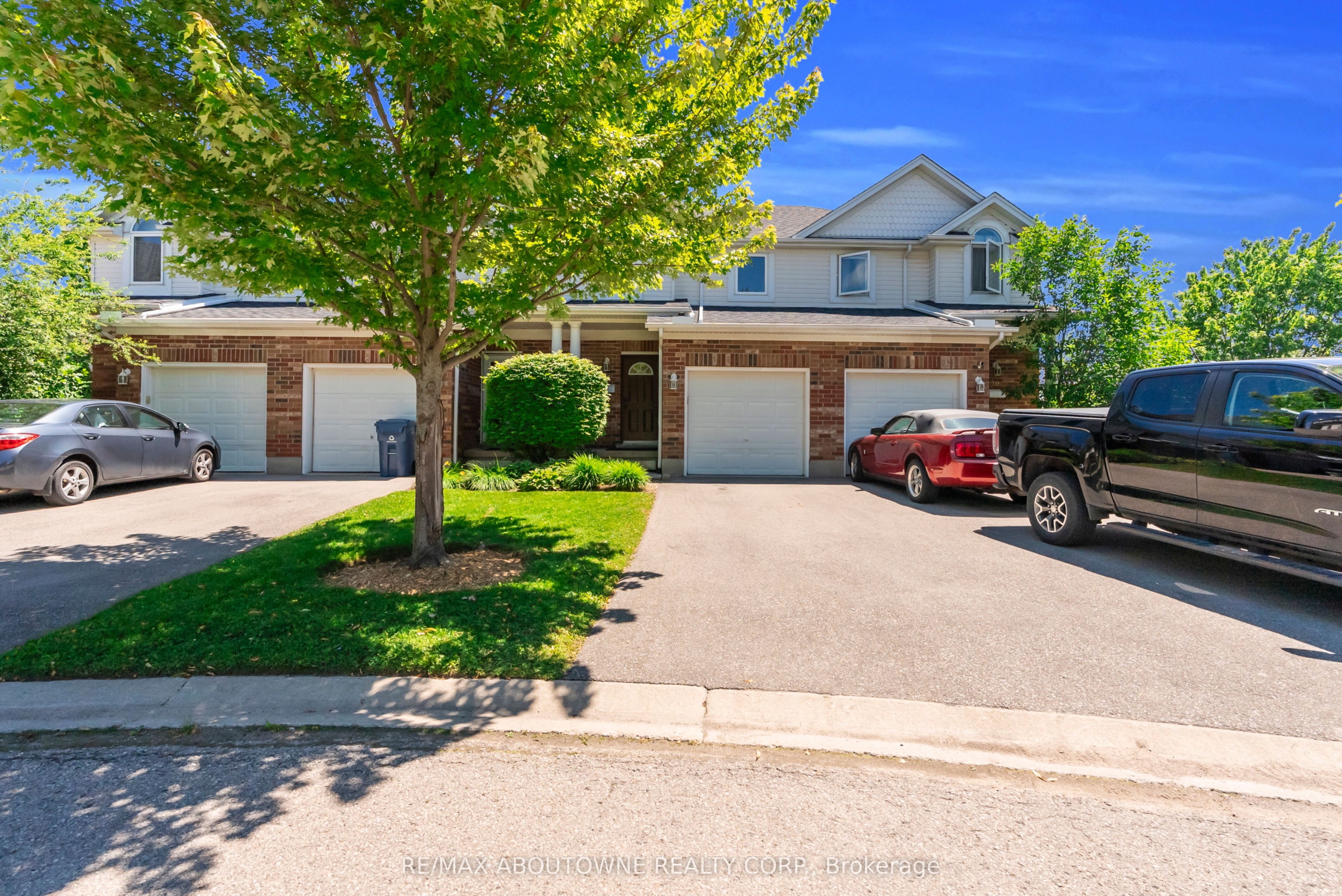 151 Clairfields Drive E 15