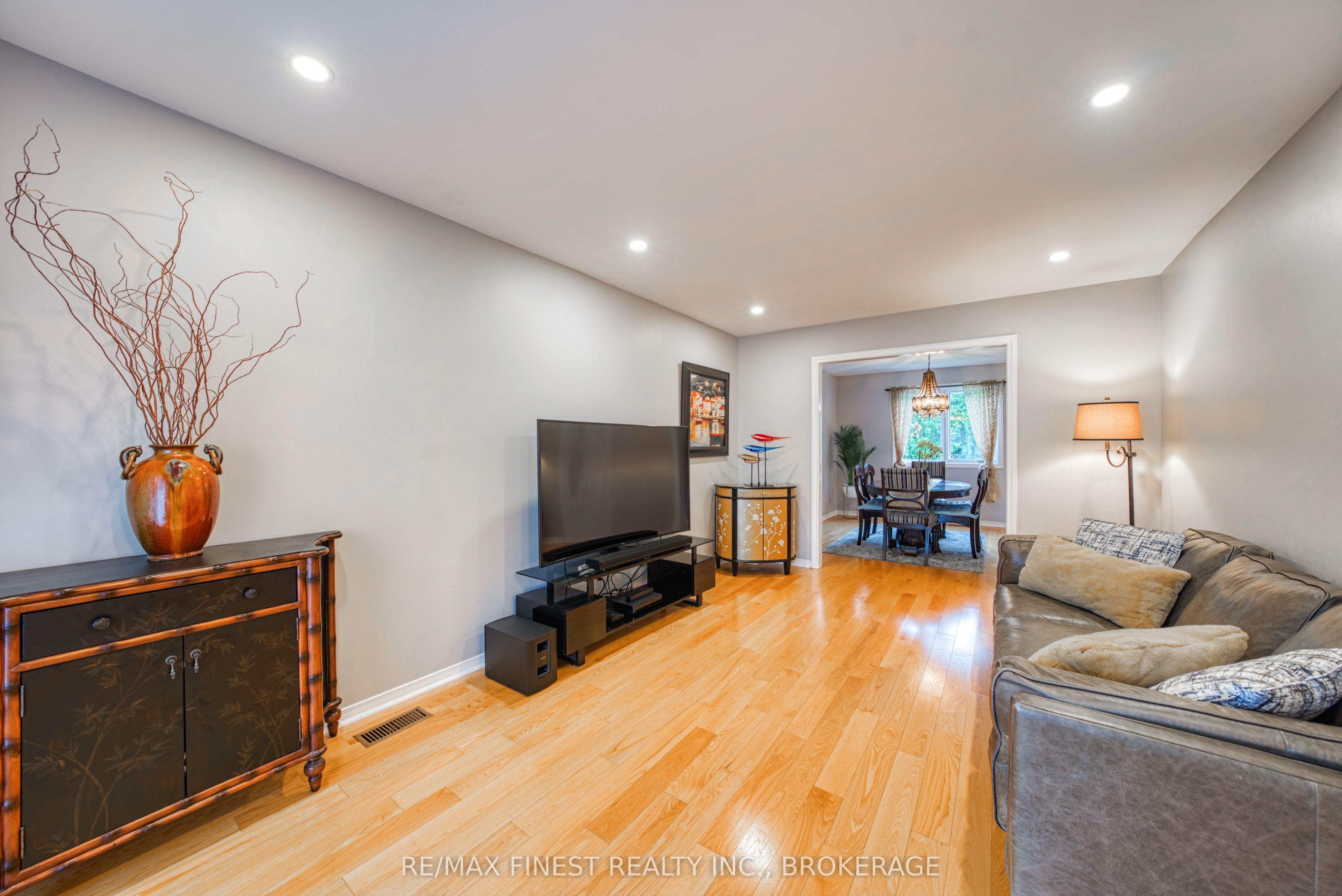 719 Woodside Drive