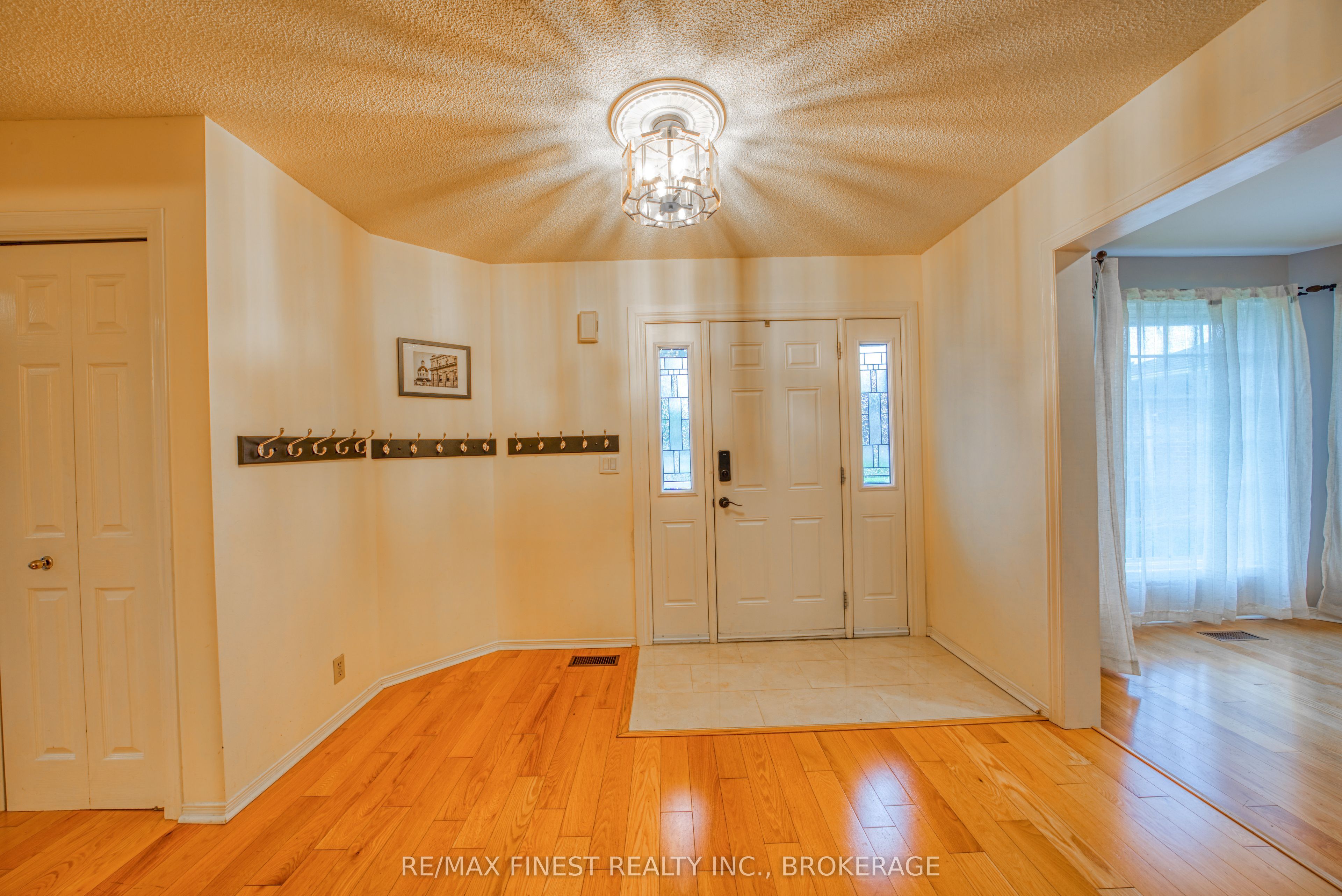 719 Woodside Drive