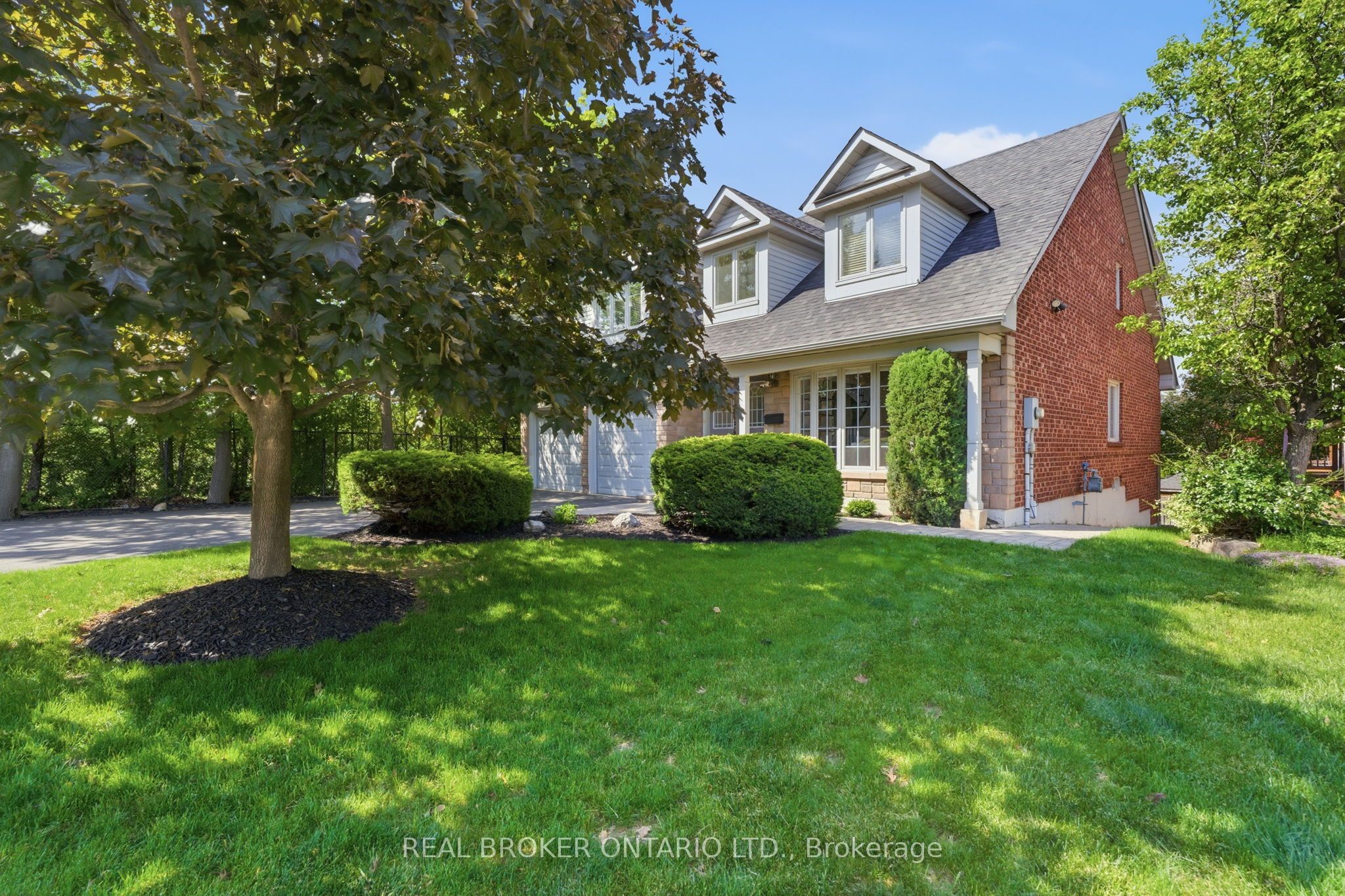 2205 Shaftesbury Court