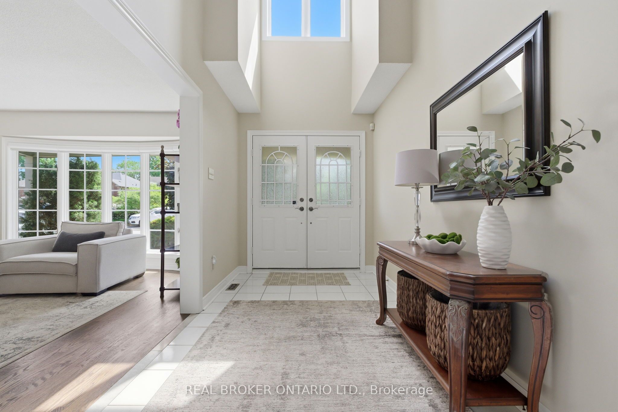 2205 Shaftesbury Court
