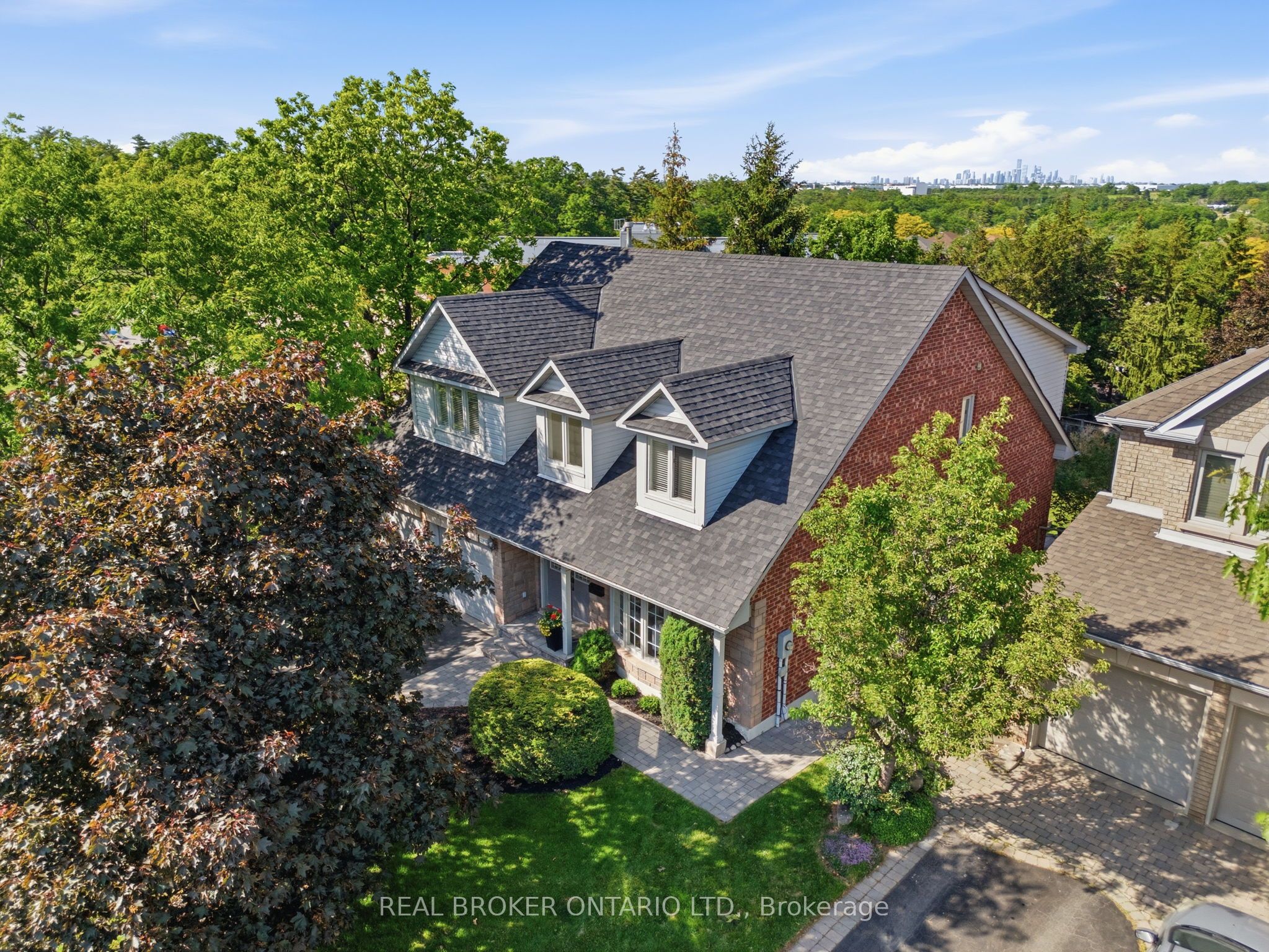 2205 Shaftesbury Court
