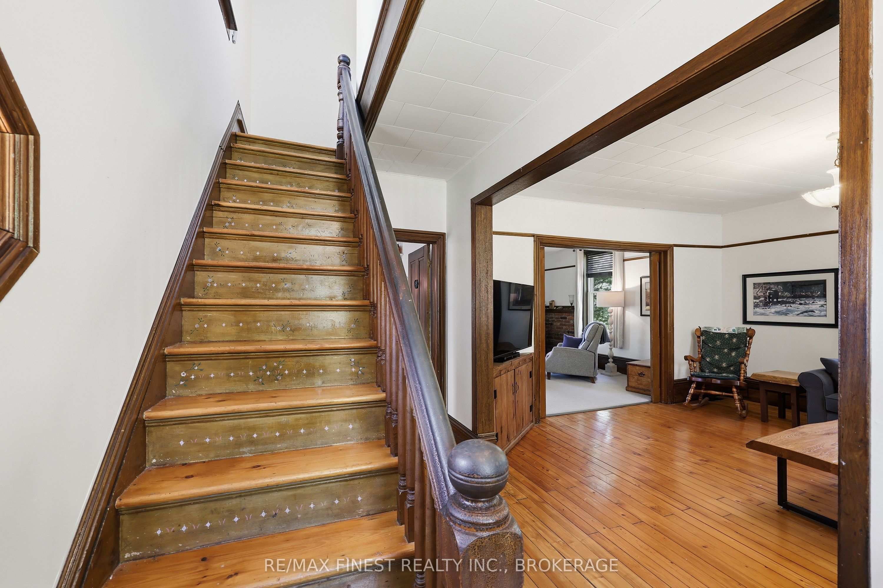 2904 Cloggs Road