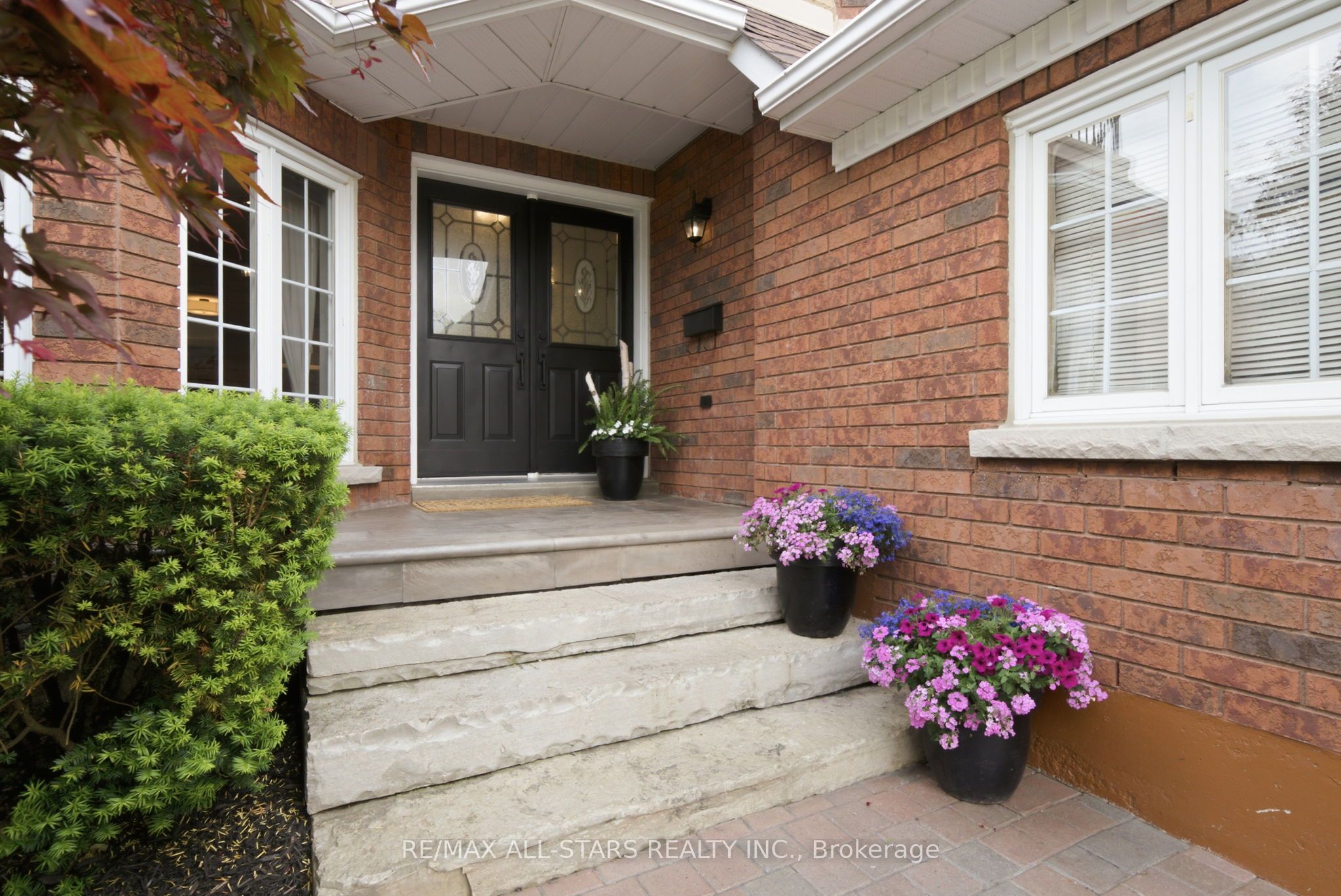 4 Dennis Drive