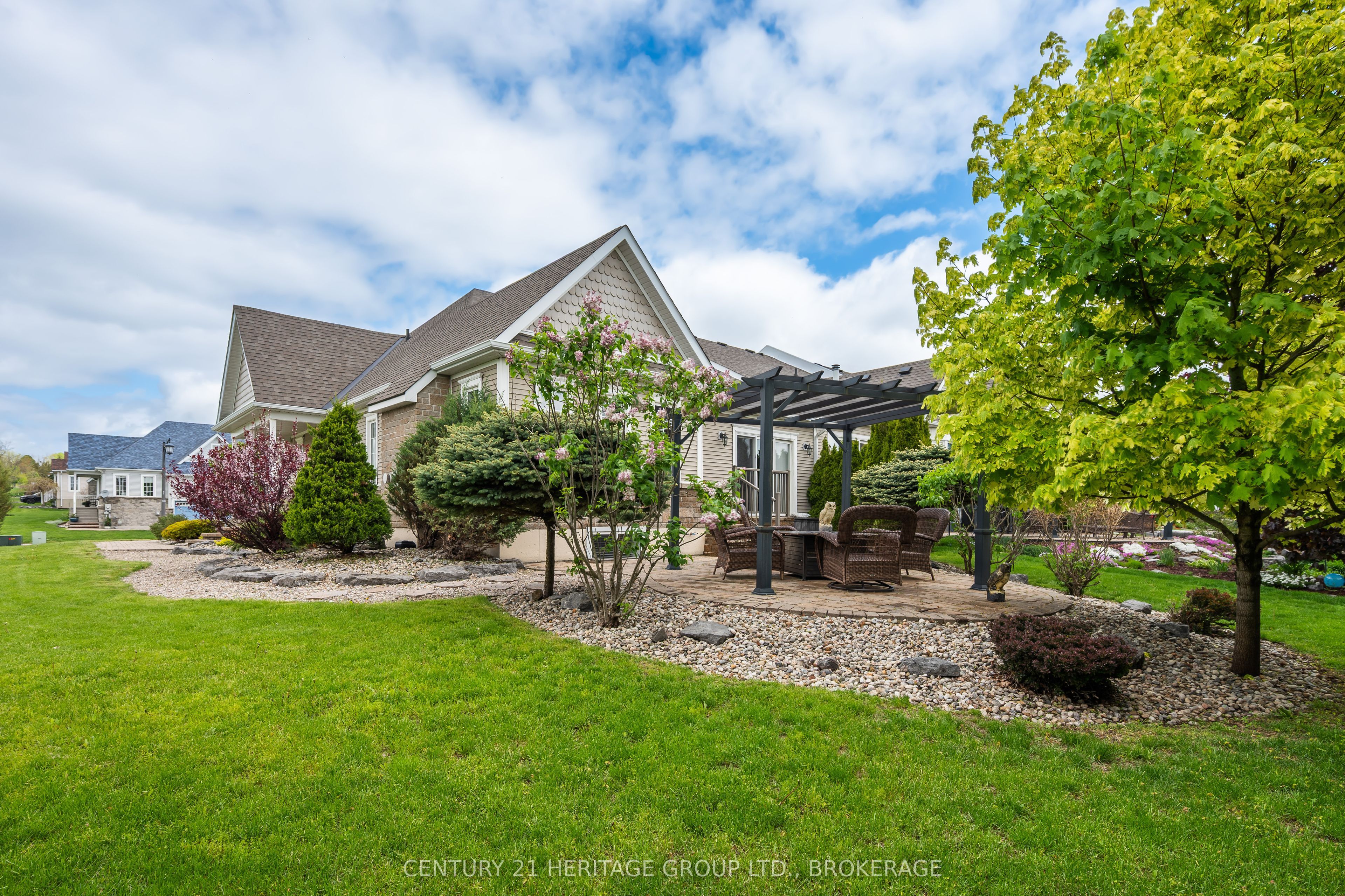 100 BRITANNIA Crescent