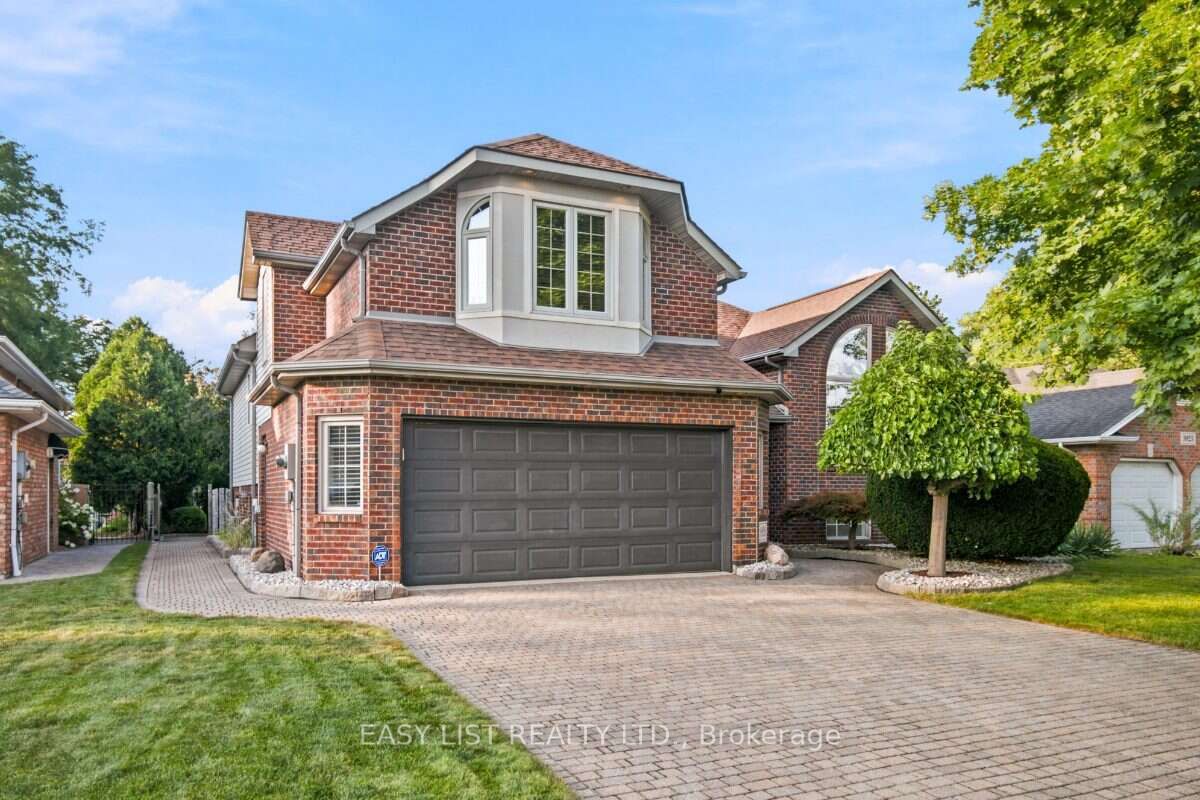 5929 Rosewood Crescent